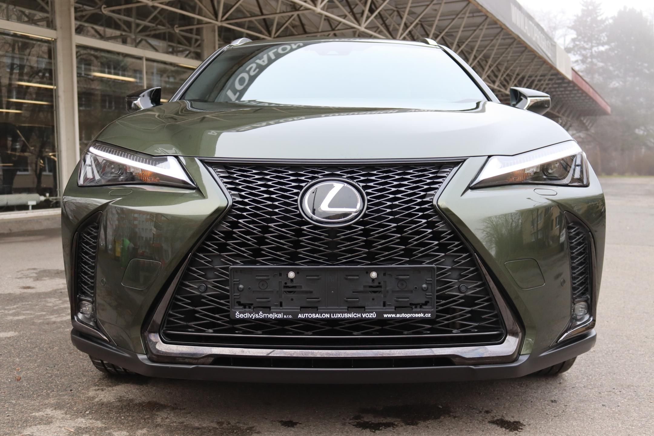 Lexus UX 250h, F-SPORT DESIGN 2.0 135kW - fotka 3