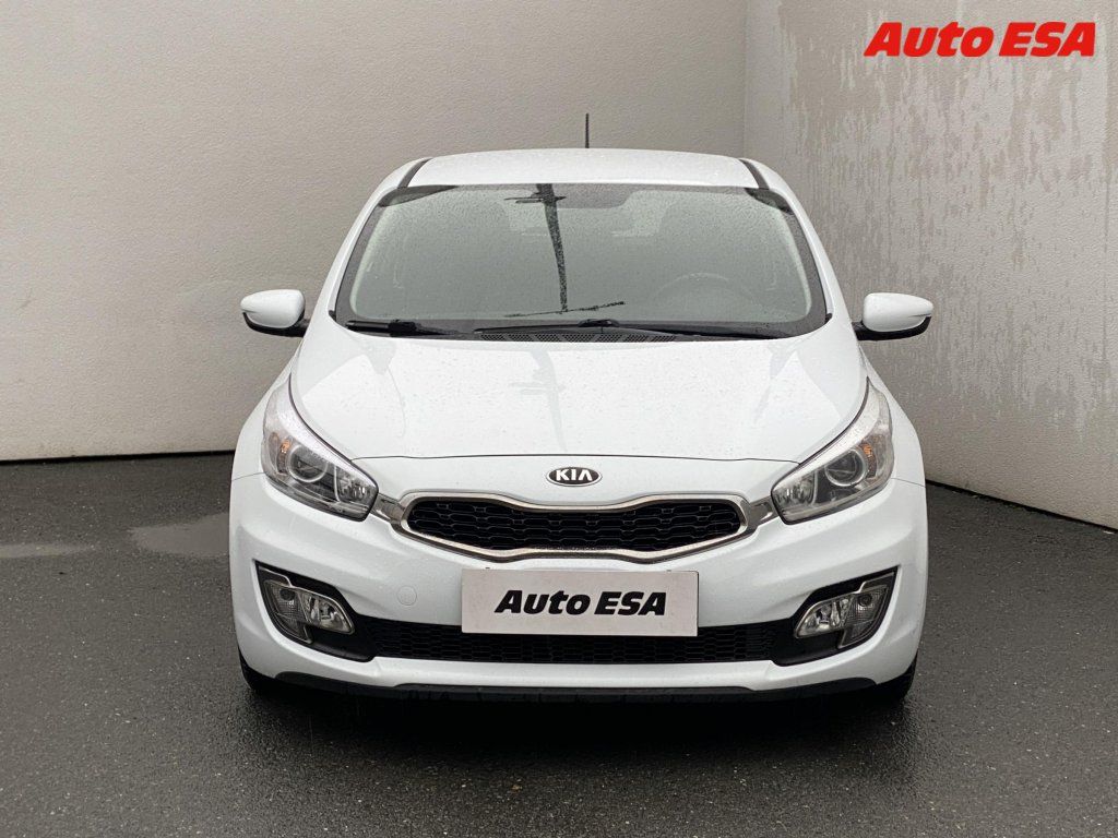Kia Cee´d, 1.4 i,Style,TZ - fotka 2