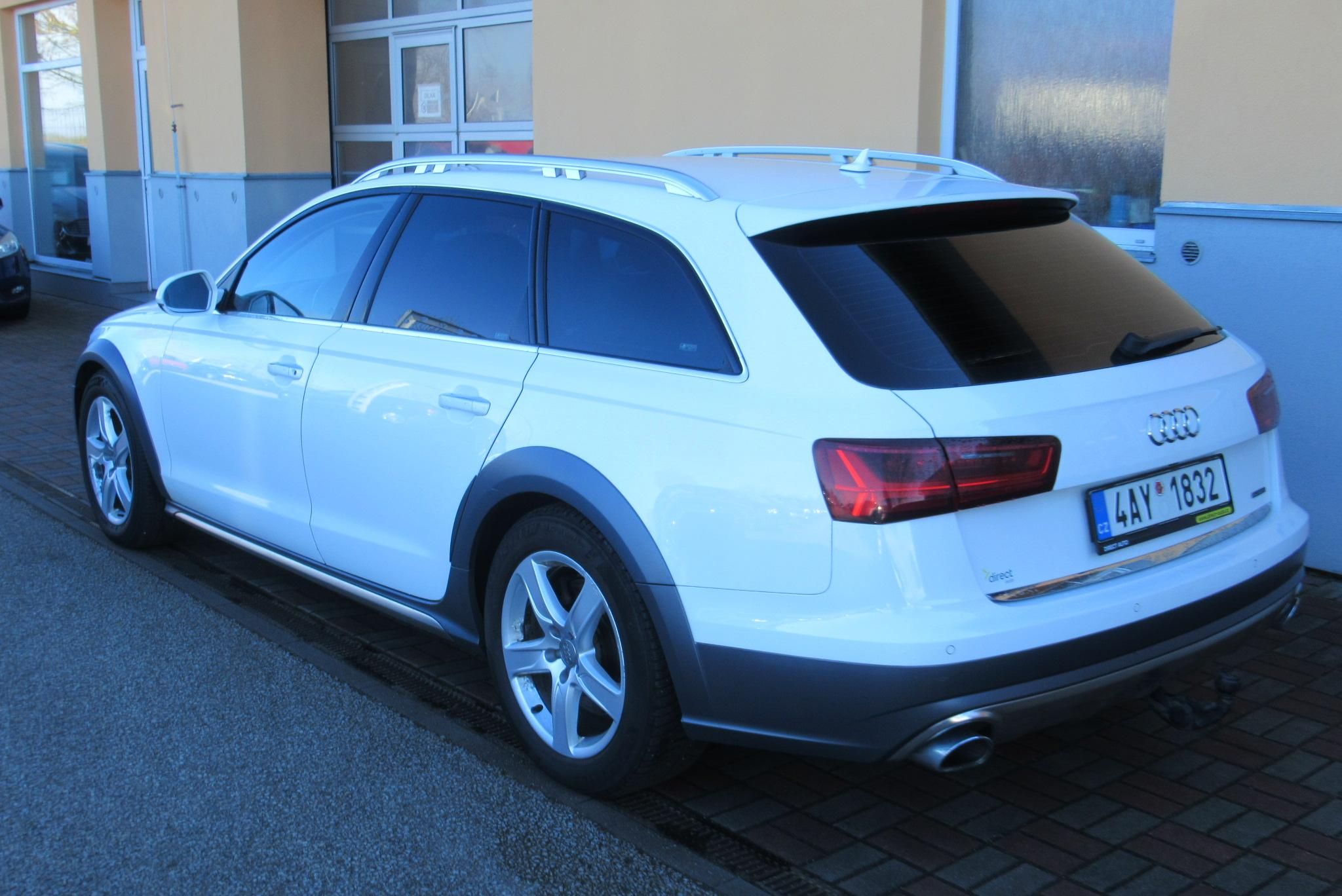 Audi A6 allroad, 3.0 TDI QUATTRO NAVI TAŽNÉ - fotka 2