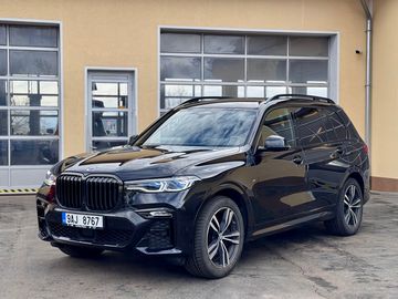 4.4 M50i ČR DPH LASER PANO