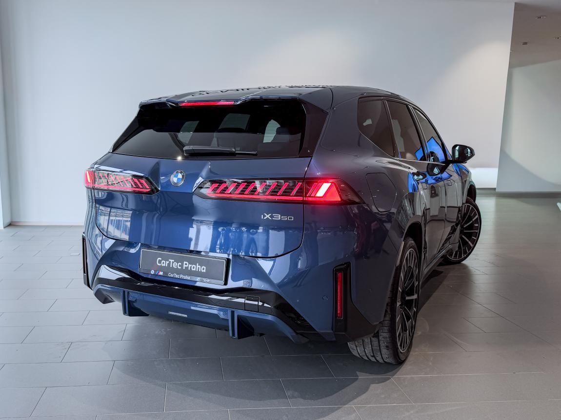 BMW iX3, 50 xDrive - fotka 4
