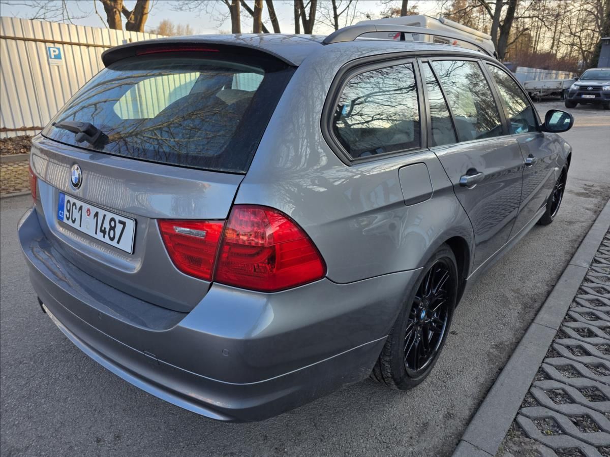 BMW Řada 3, 2,0 105KW 2XALU KOLA PĚKNÝ STA - fotka 6