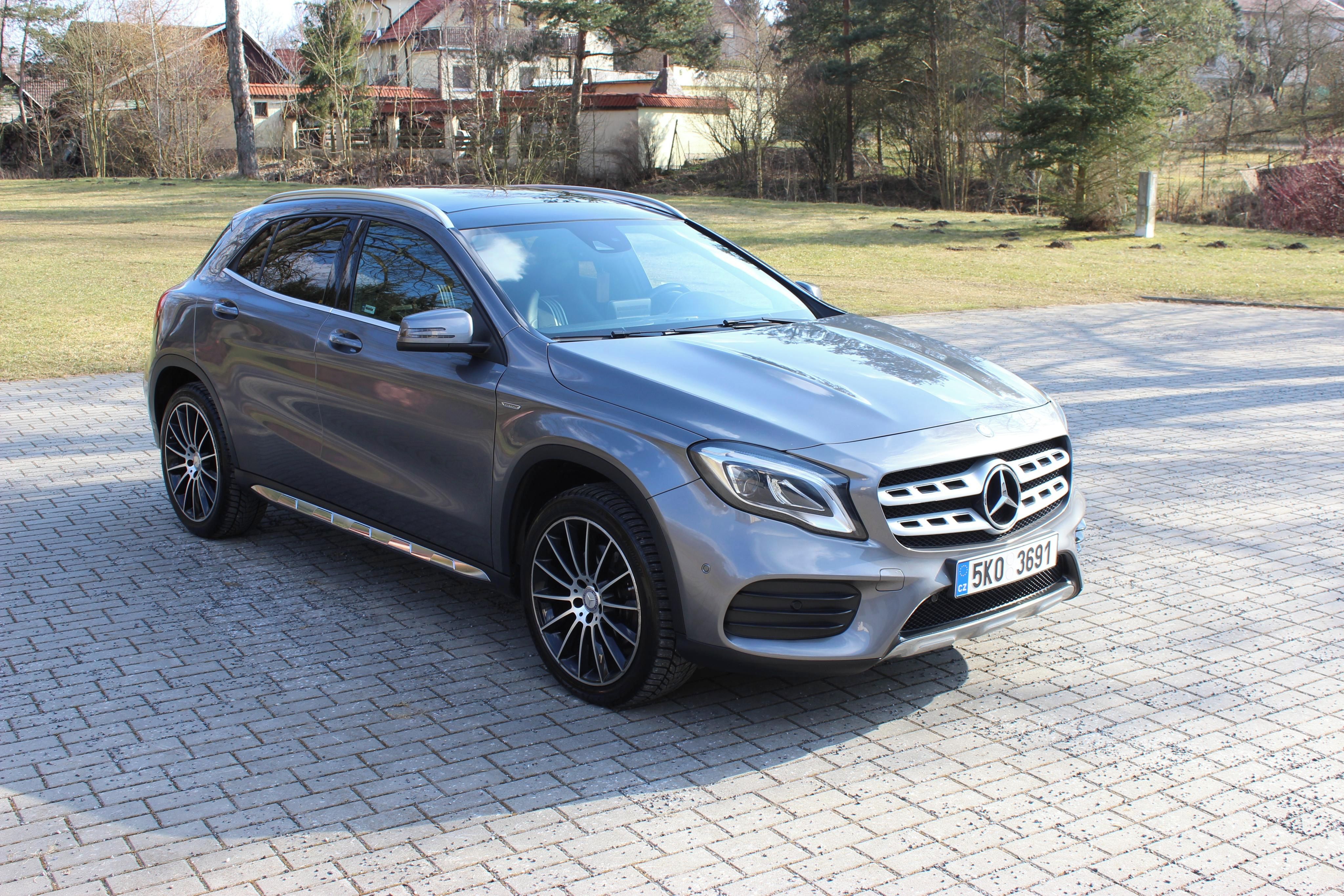 Mercedes-Benz GLA, 220D AMG 4MATIC 130KW - fotka 3