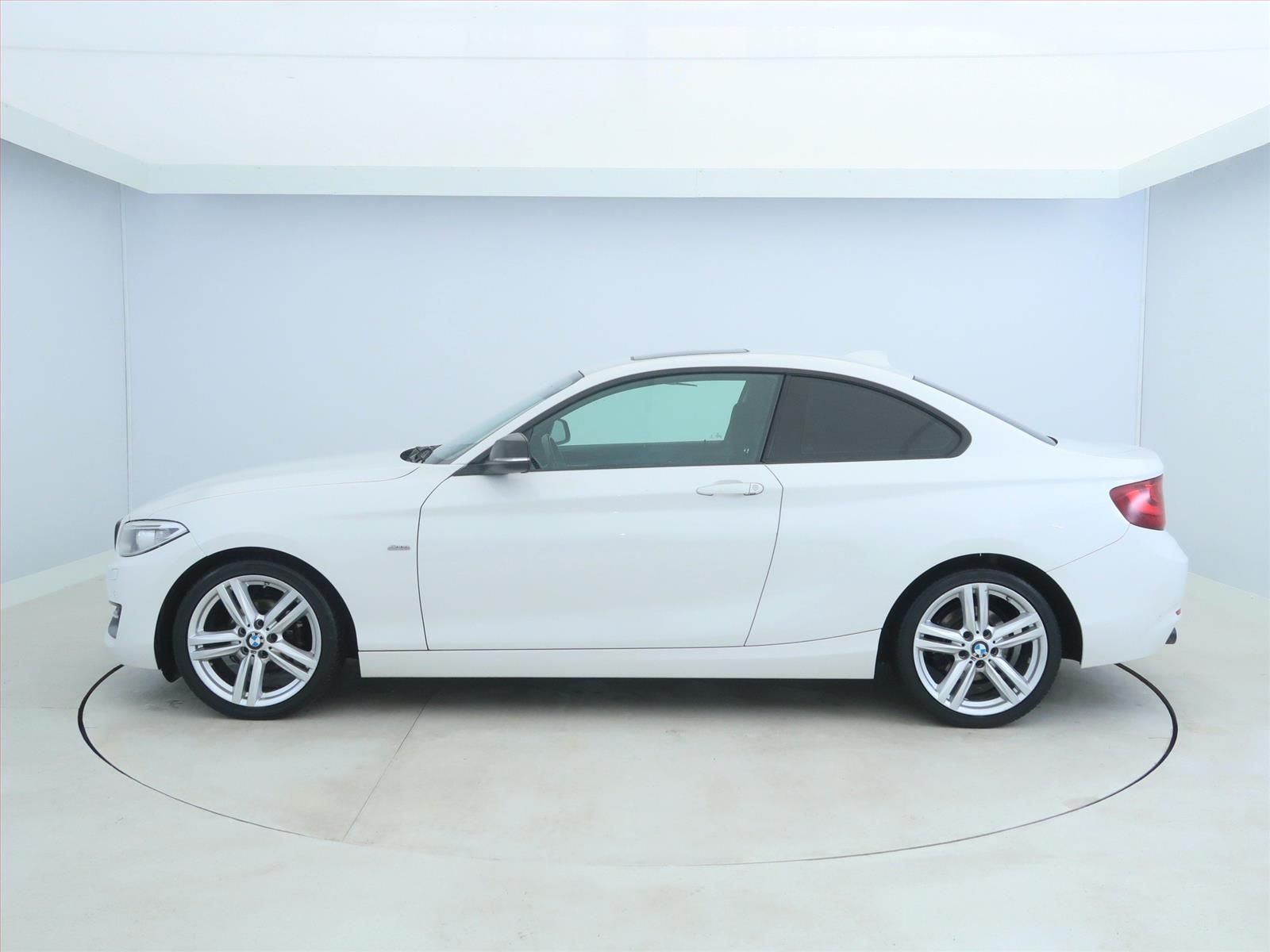 BMW Řada 2, 218d, Sport Line, Navi - fotka 3