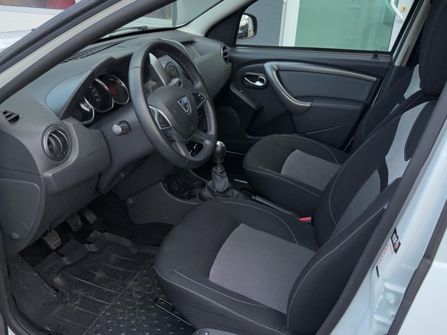 Dacia Duster, 1.5 dCi / 80 kW Essential - fotka 6