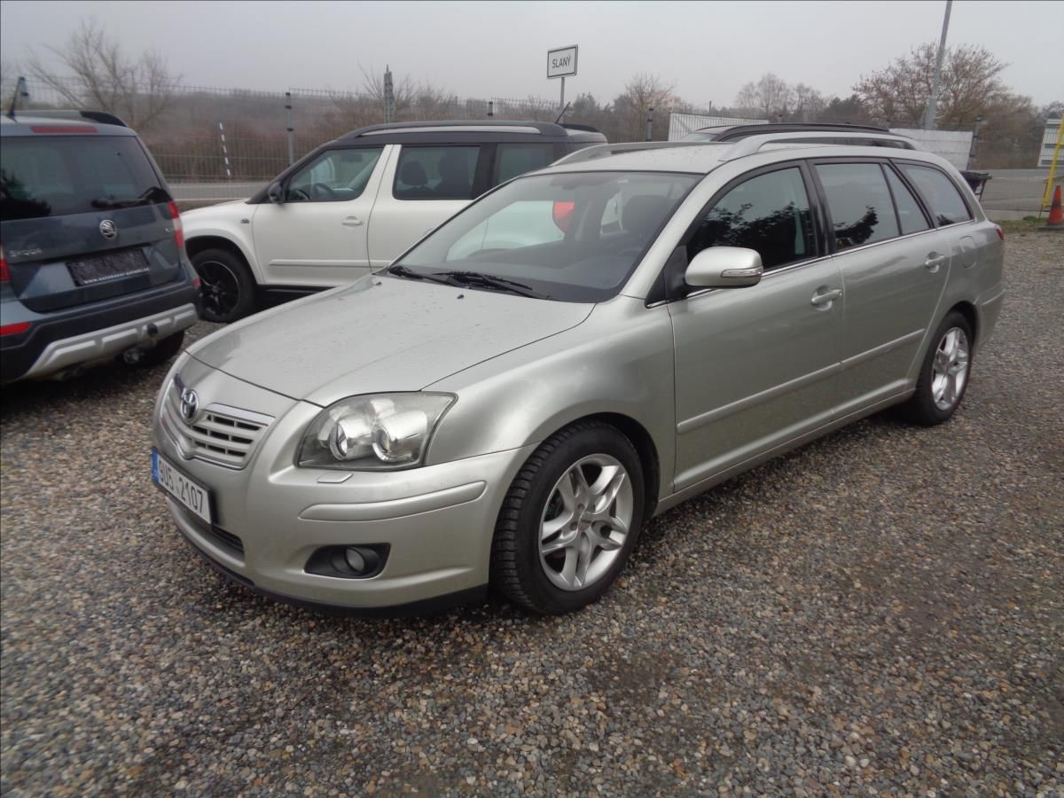 Toyota Avensis, 2,0 - fotka 2