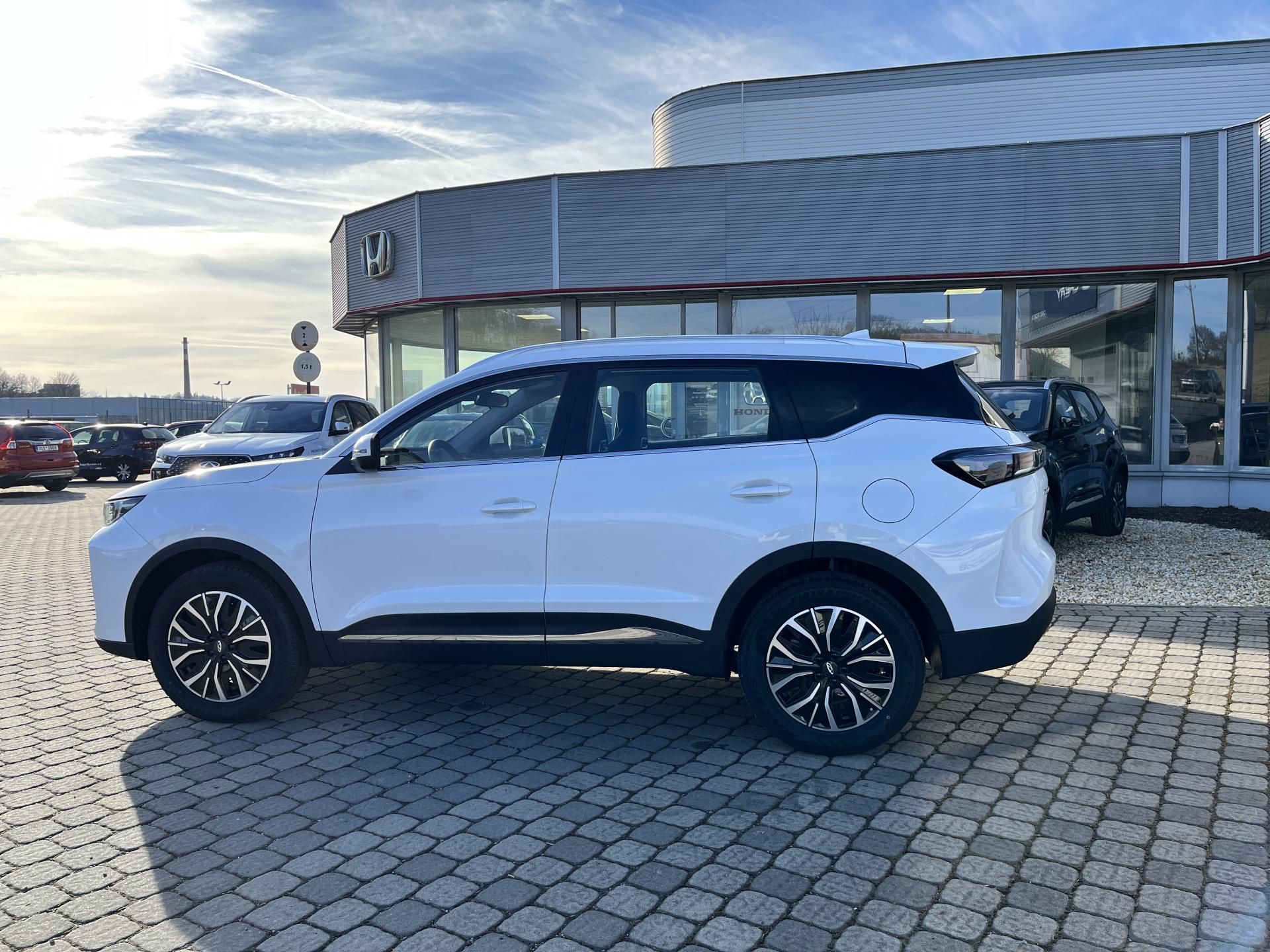 Chery Tiggo 7, 1,6 ICE LUXURY !AKCE PB! - fotka 4