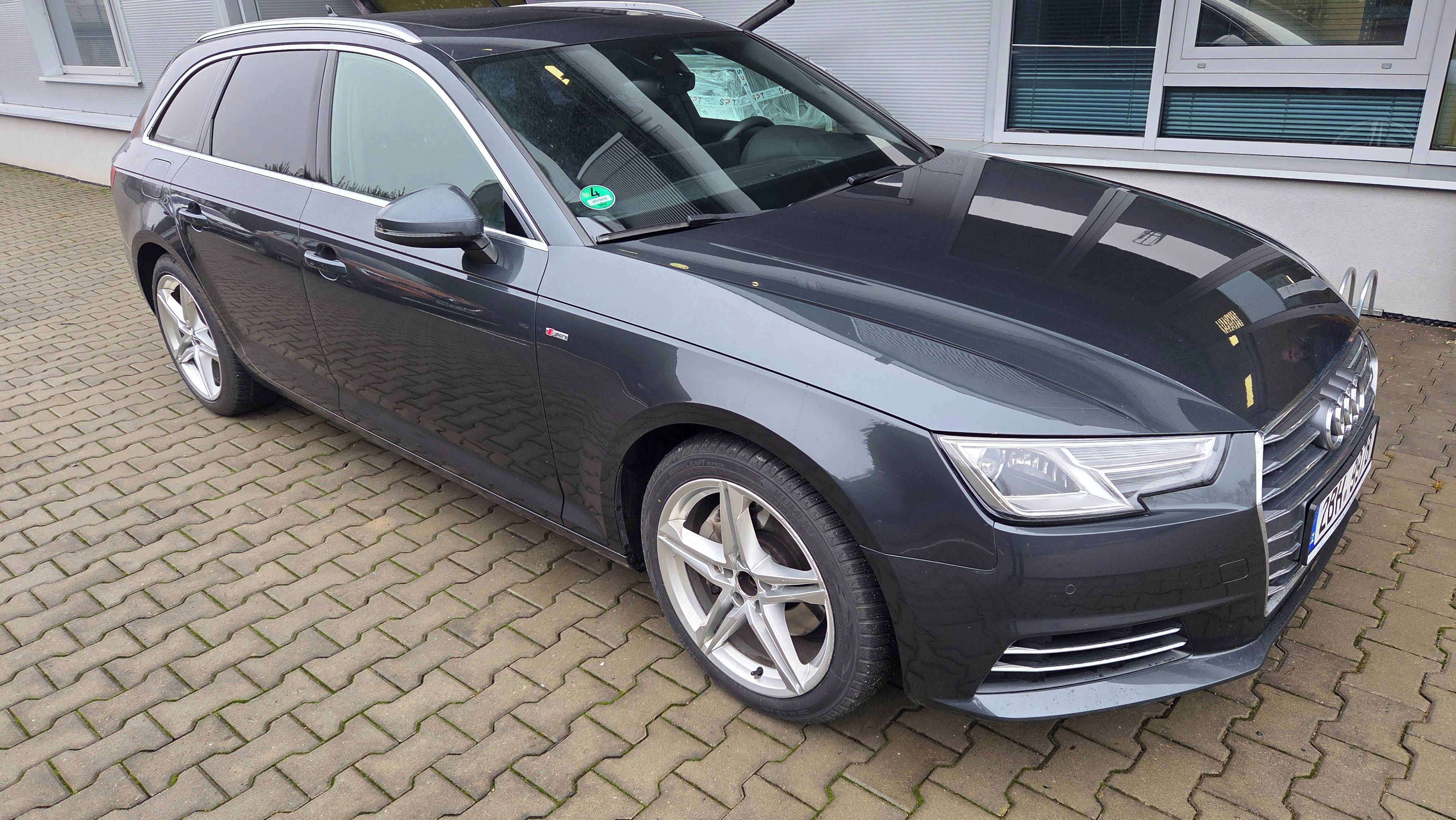Audi A4, AVANT,140kW, S-line, DPH - fotka 4