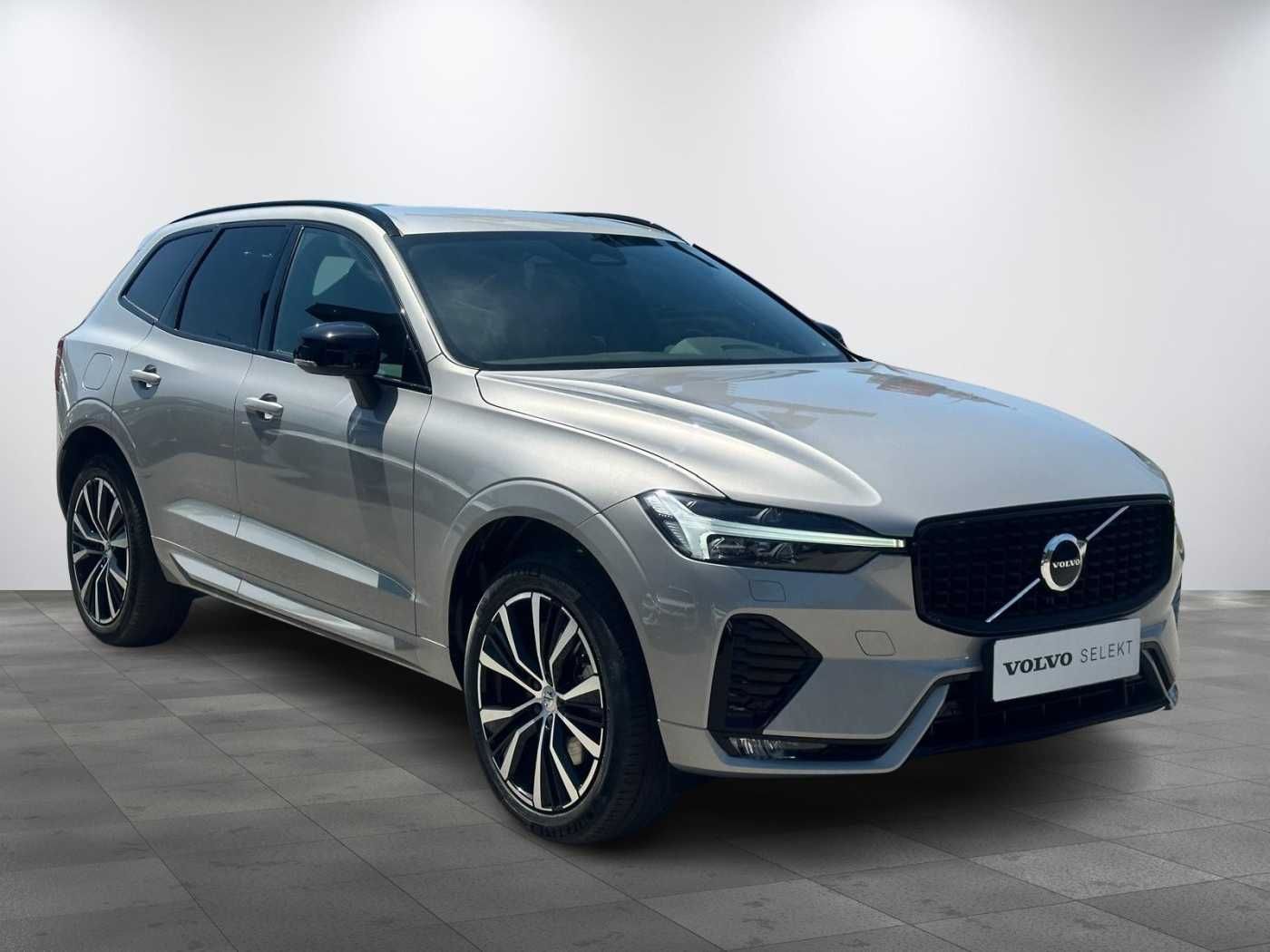 Volvo XC60, PLUS DARK B4 AWD, REZERVACE - fotka 2