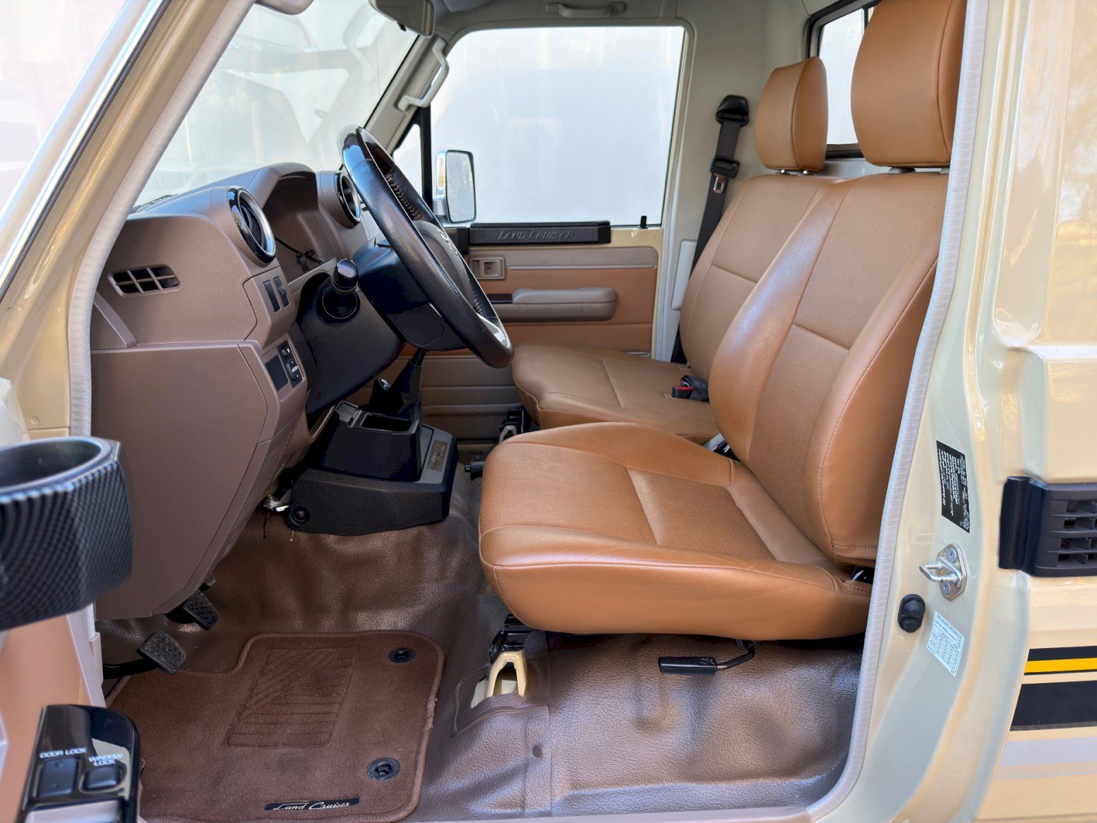 Toyota Land Cruiser, GRJ79L 70th Anniversary editio - fotka 6