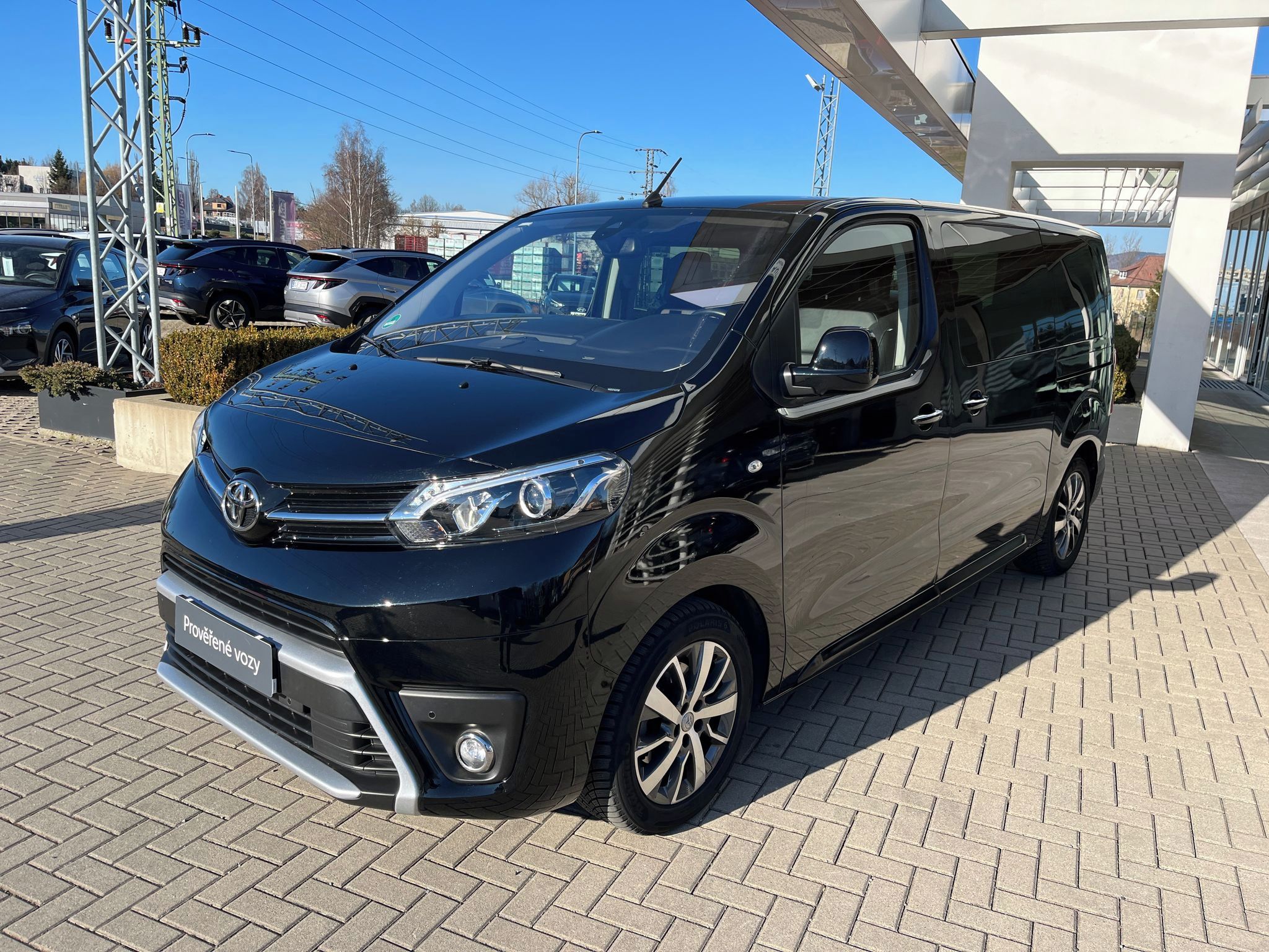 Toyota Proace Verso, 2,0 177k VIP L1 Webasto 8AT 7s - fotka 2
