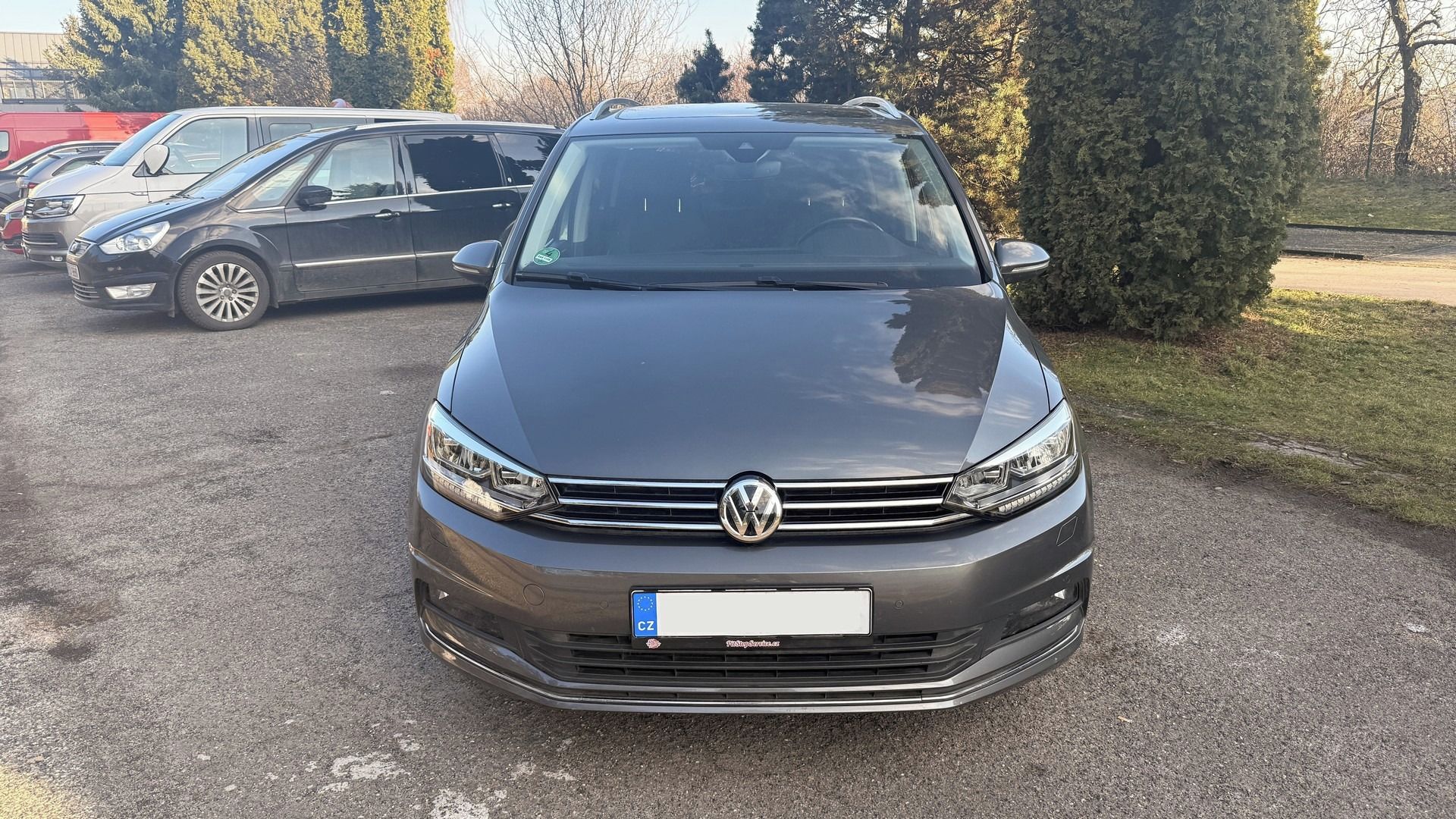Volkswagen Touran, 2.0TDI 140kW Highline – 7 míst - fotka 2