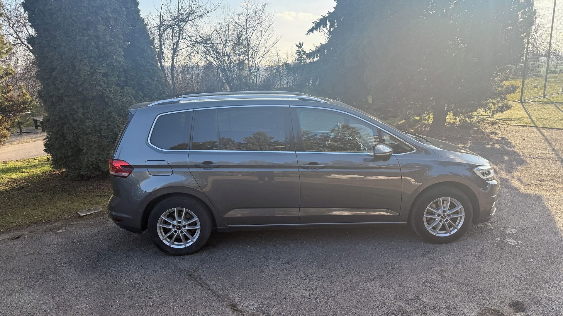 Volkswagen Touran, 2.0TDI 140kW Highline – 7 míst - fotka 4
