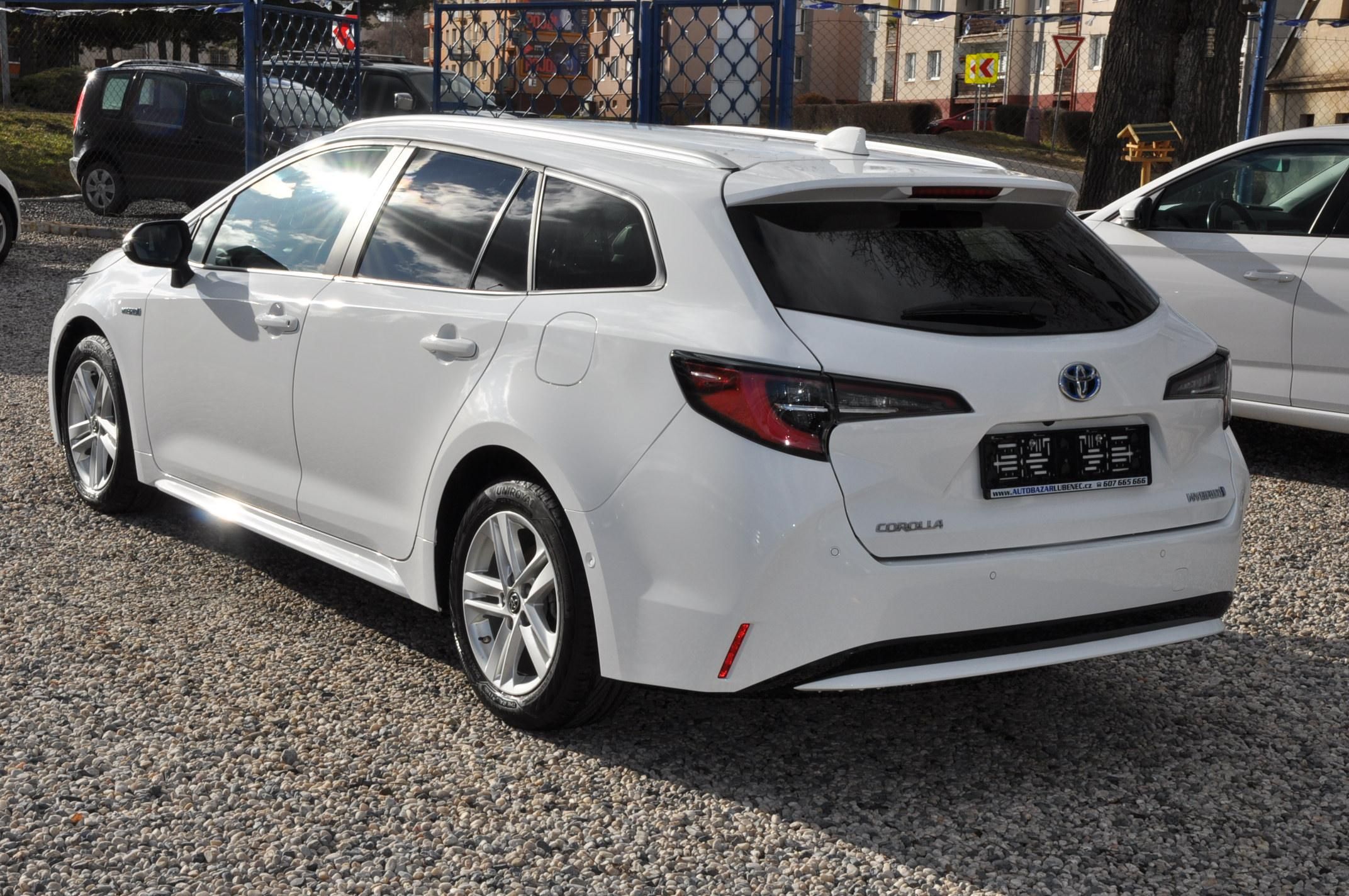 Toyota Corolla, 1.8 Hybrid 72kW KOMBI - fotka 4