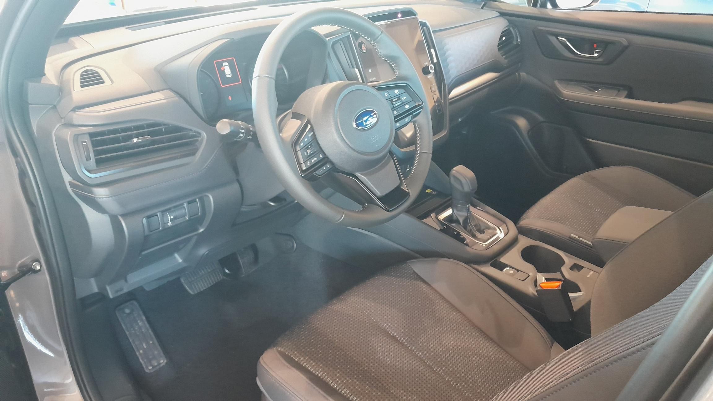 Subaru Forester, 2.0 e-BOXER Active - fotka 5
