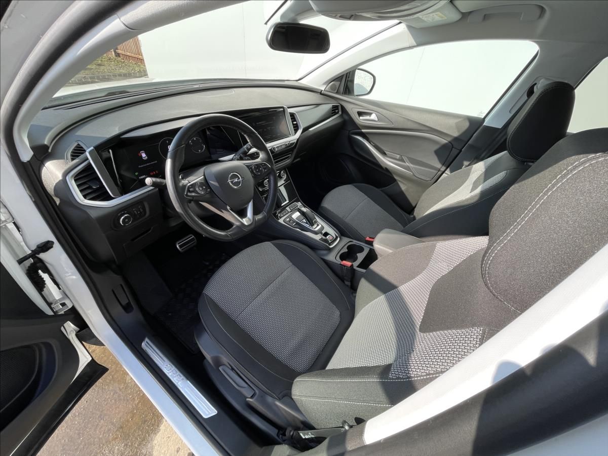 Opel Grandland, 1,5 CDTI AT8 GS Line NAVI+PDC - fotka 5