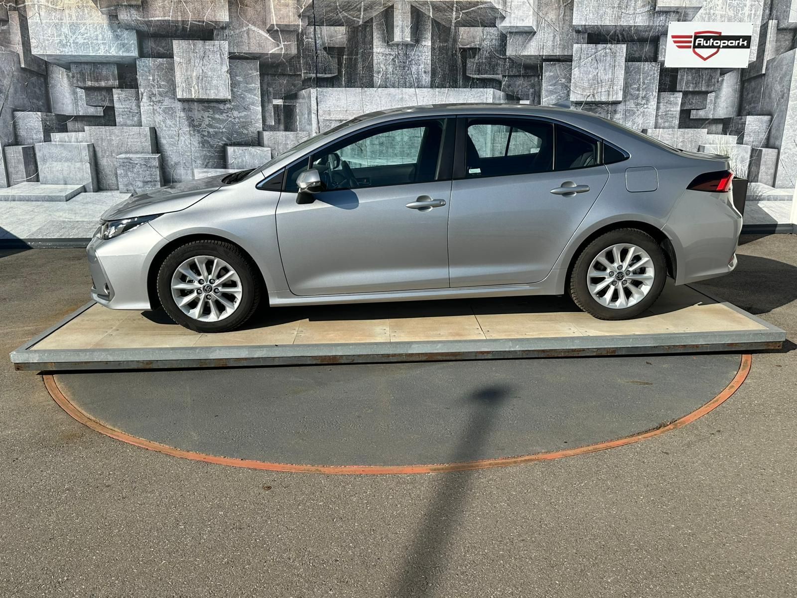 Toyota Corolla, 1.5VVTi,92KW,VYHŘ.SEDADLA,TEMP - fotka 4