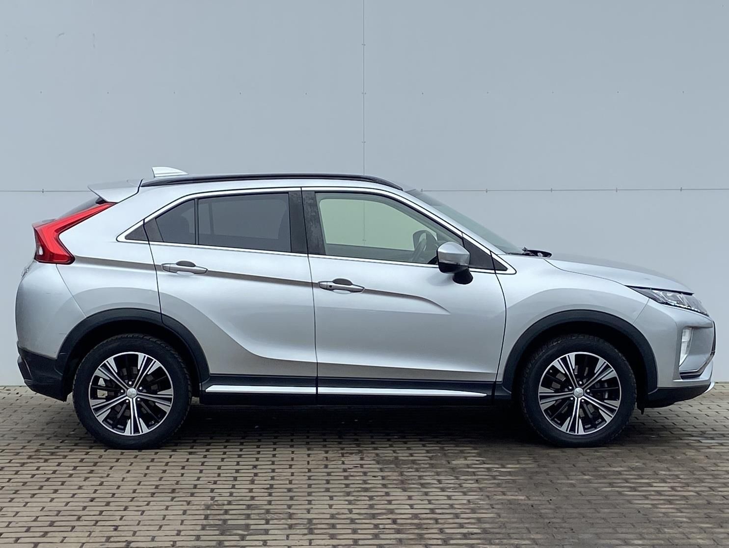 Mitsubishi Eclipse Cross, 1.5 T-MIVEC 120kW Intense - fotka 3