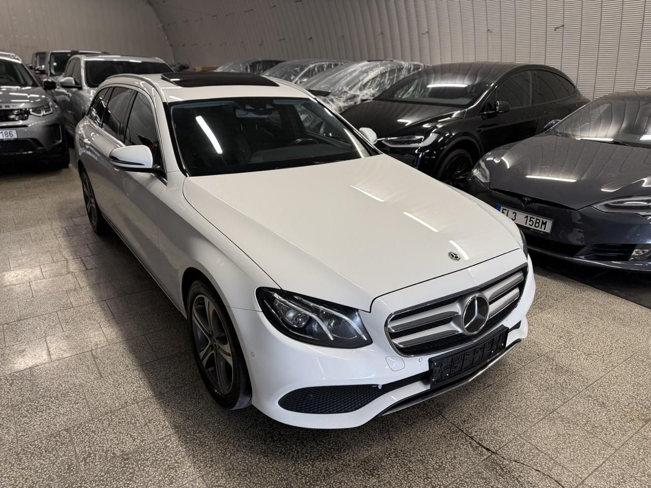 Mercedes-Benz Třídy E, 220D,143KW,TZ, adaptivní tempo - fotka 5