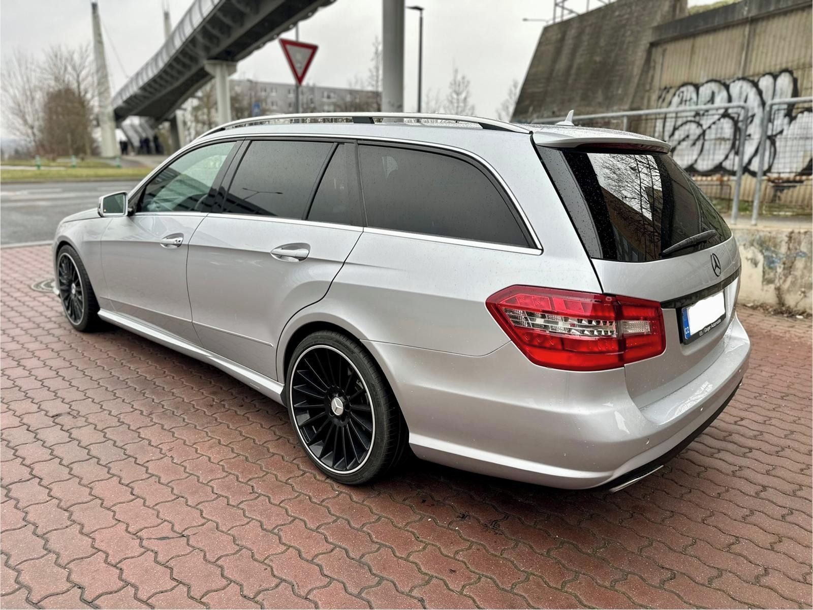 Mercedes-Benz Třídy E, 350cdi, na splátky všem - fotka 4