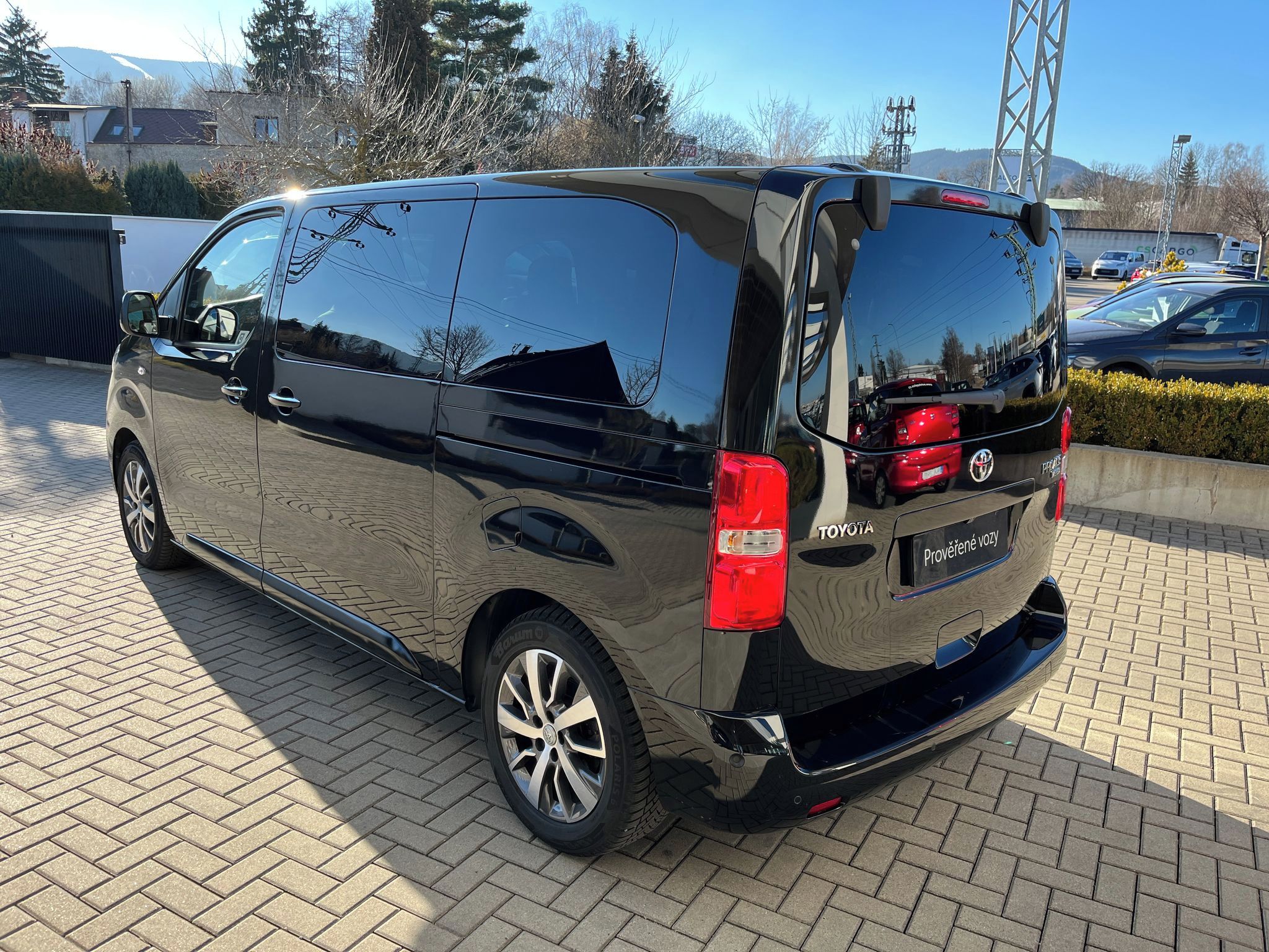 Toyota Proace Verso, 2,0 177k VIP L1 Webasto 8AT 7s - fotka 4