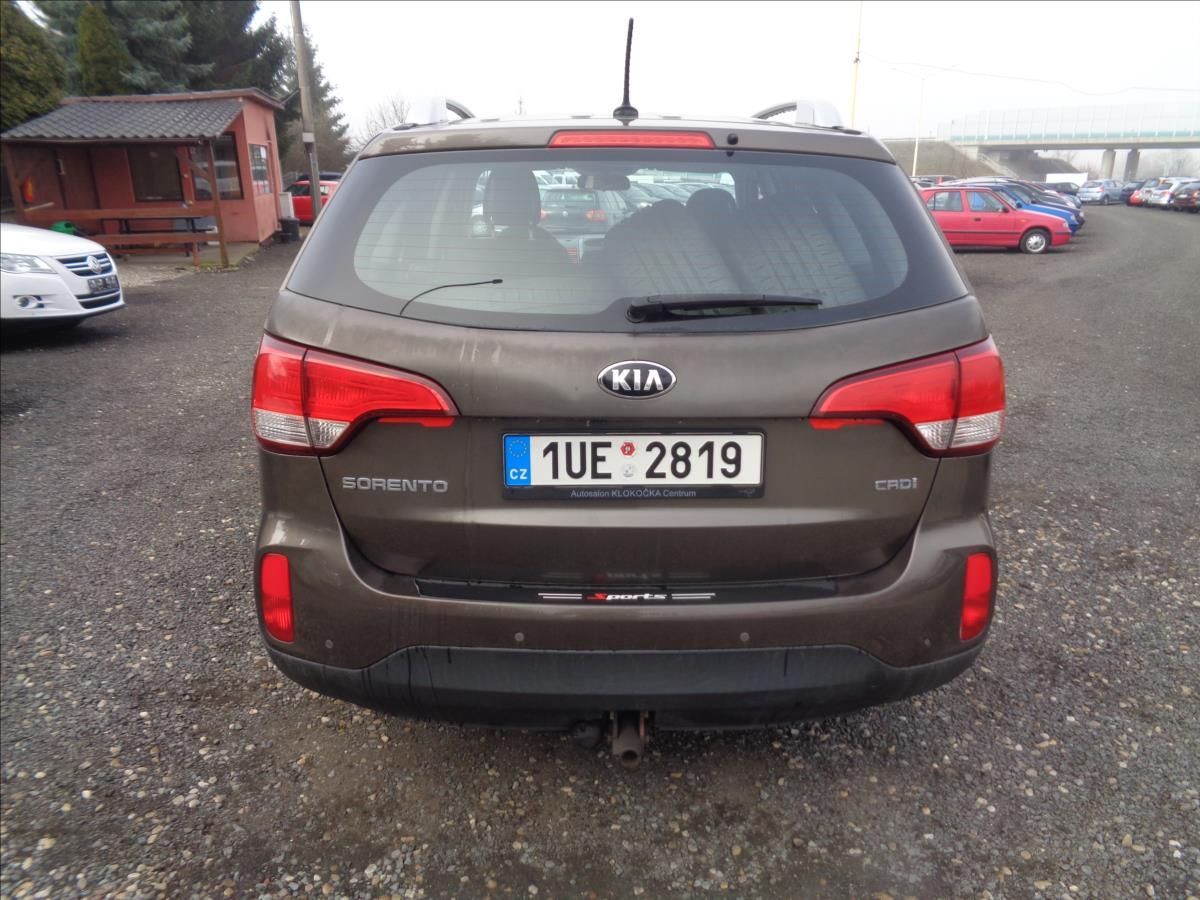 Kia Sorento, 2,2  4x4 - fotka 6
