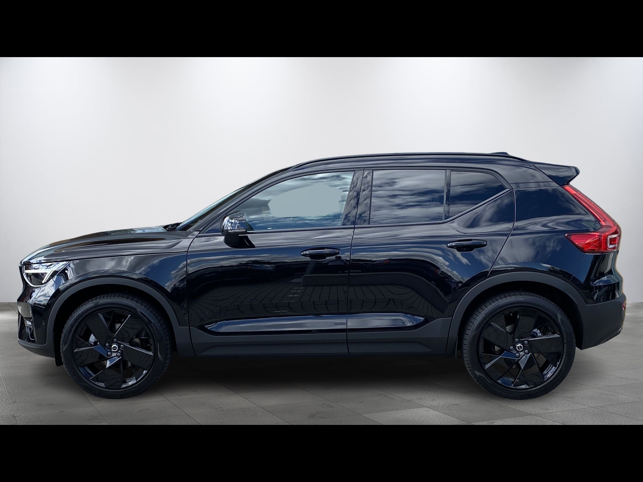 Volvo XC40, B3 PLUS BLACK EDITION ACC,360 - fotka 2