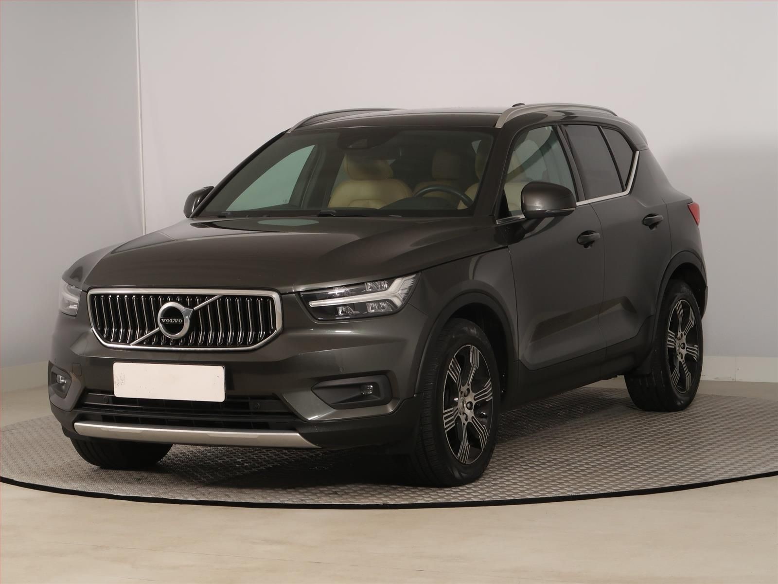 Volvo XC40, D4 AWD, Inscription, 4X4 - fotka 2