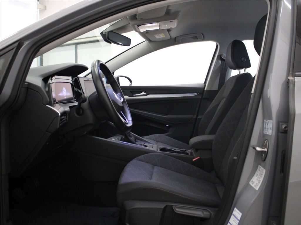 Volkswagen Golf, 1,0 TSi 81kW Life ČR 127tkm. - fotka 6