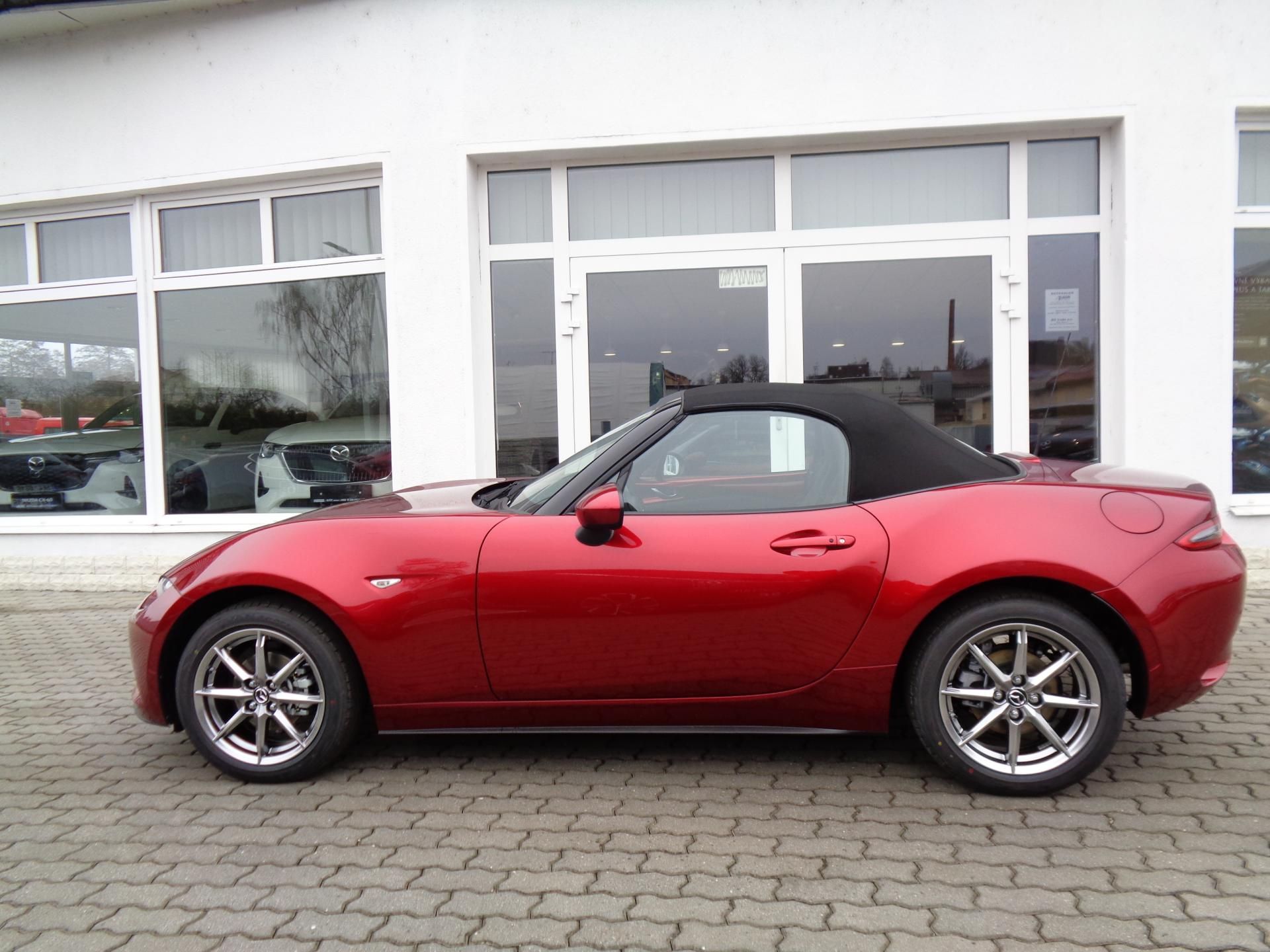 Mazda MX-5, 1,5i Exclusive-line,pl.střecha - fotka 3
