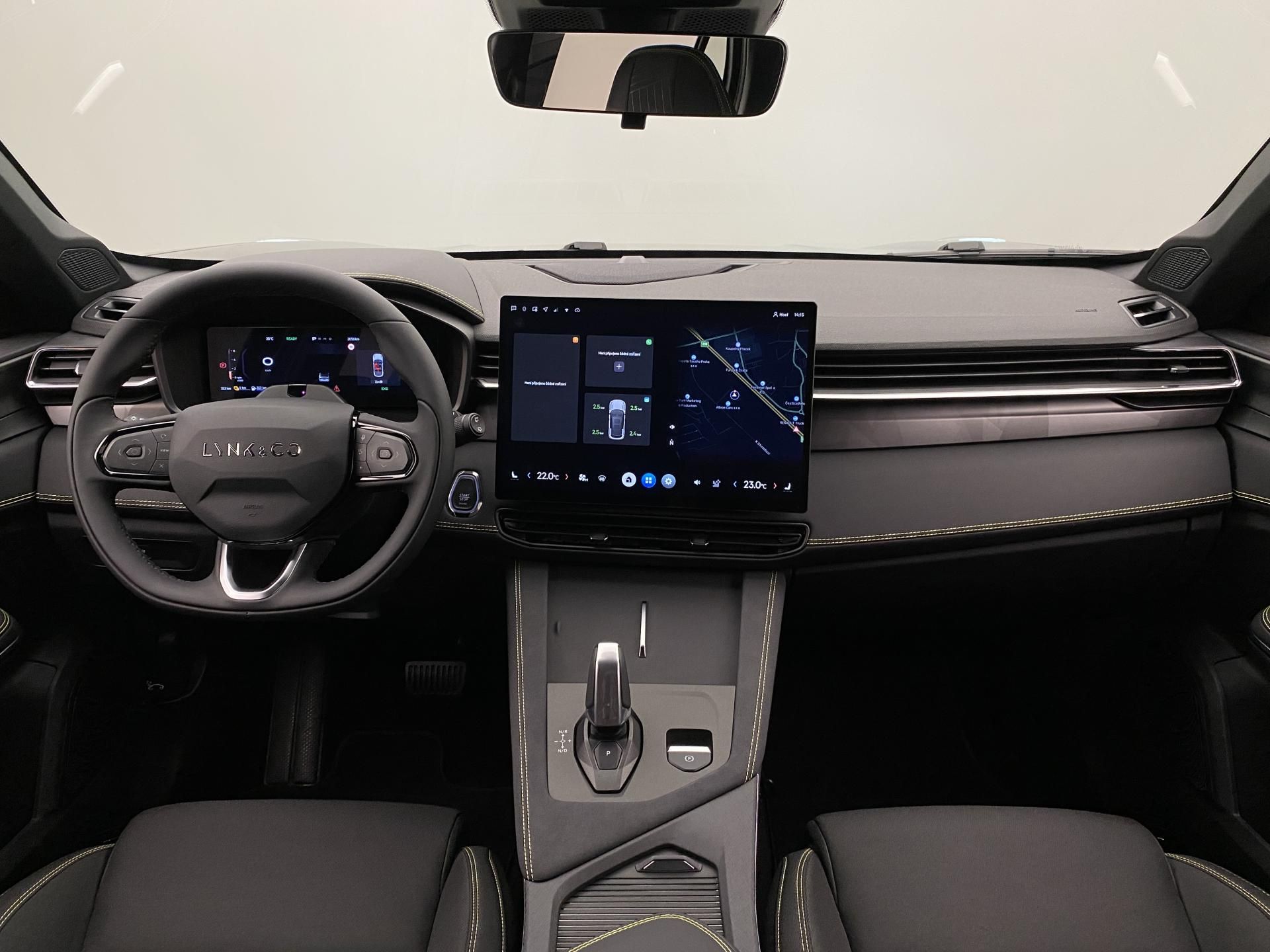 Lynk & Co 01, 01 CORE PHEV - fotka 2