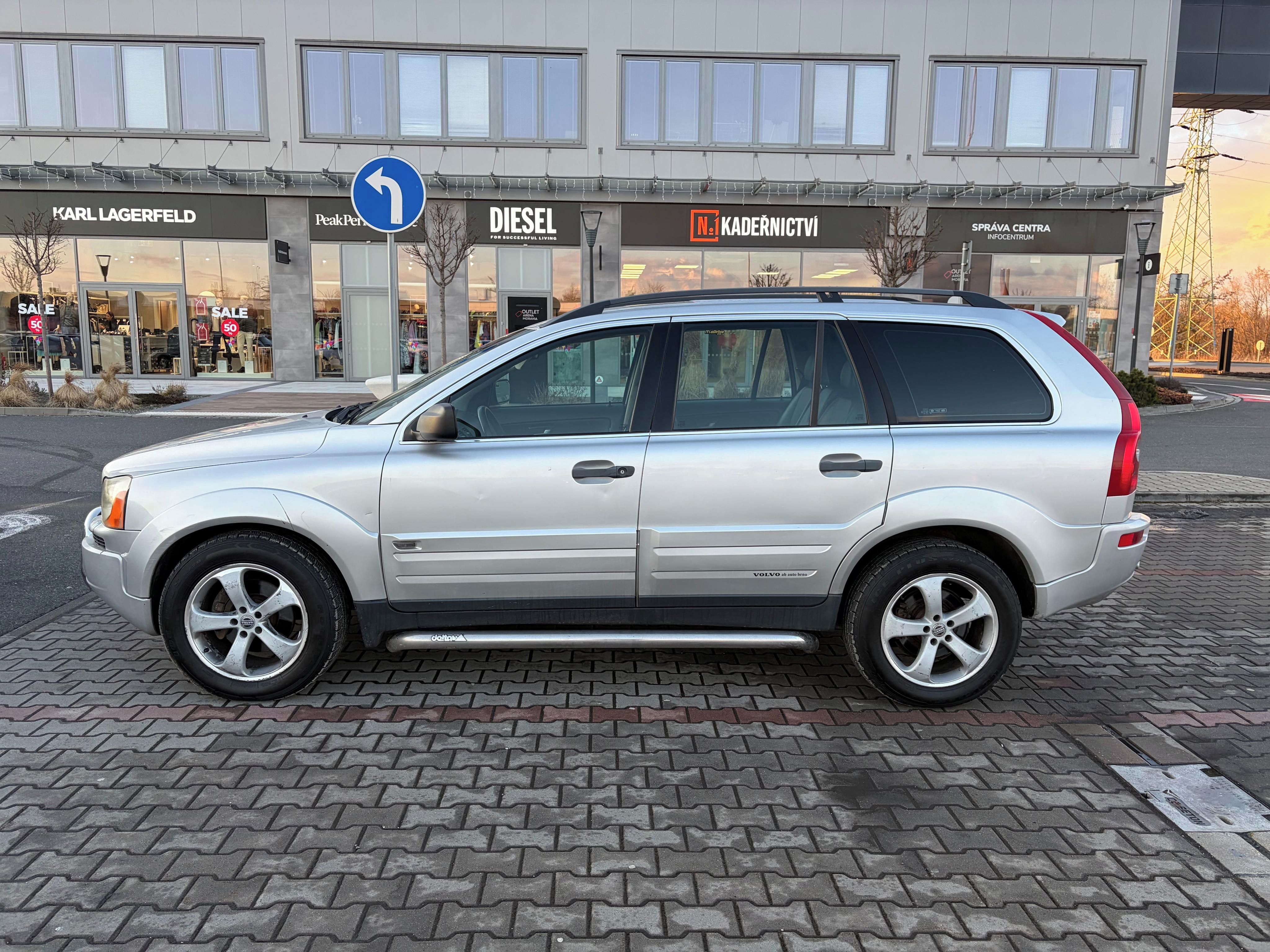 Volvo XC90, 2.5T 154kw 4x4 manuál ČR - fotka 6
