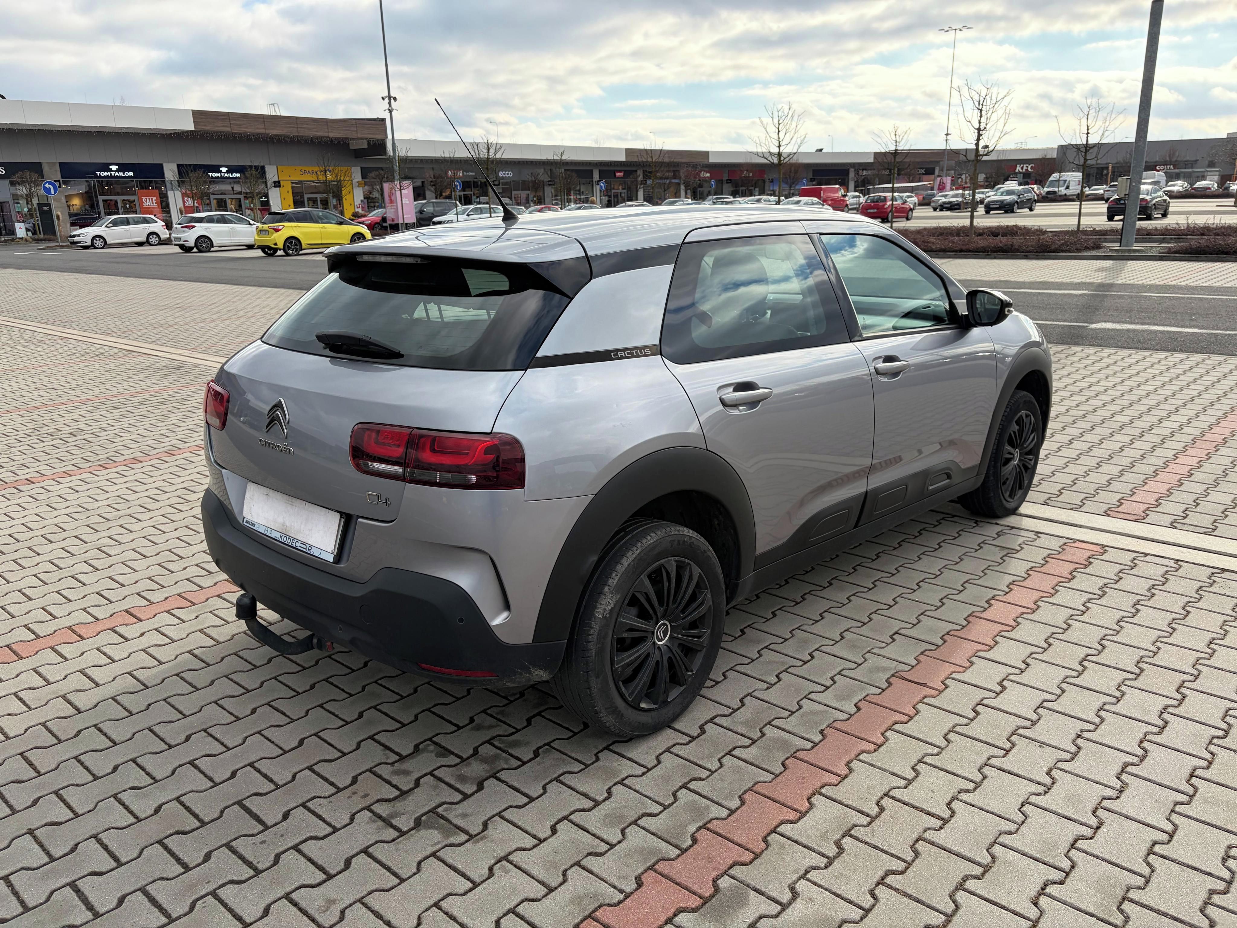 Citroën C4, Cactus 1.2i 81kw 1.maj. ČR TZ - fotka 3