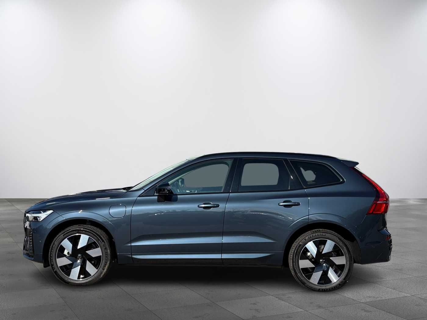 Volvo XC60, PLUS T6 AWD PHEV ACC,BLIS - fotka 2