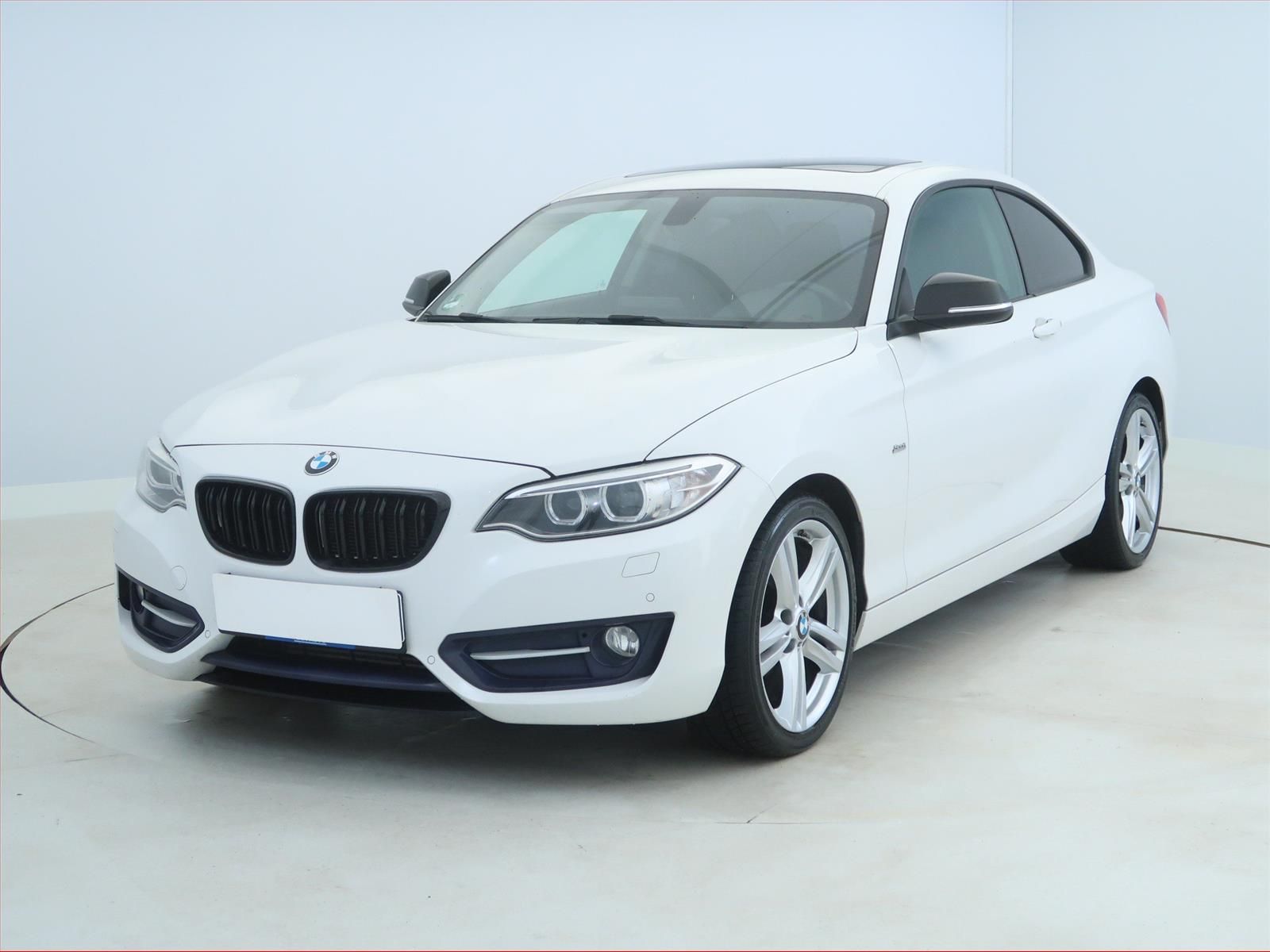 BMW Řada 2, 218d, Sport Line, Navi - fotka 2