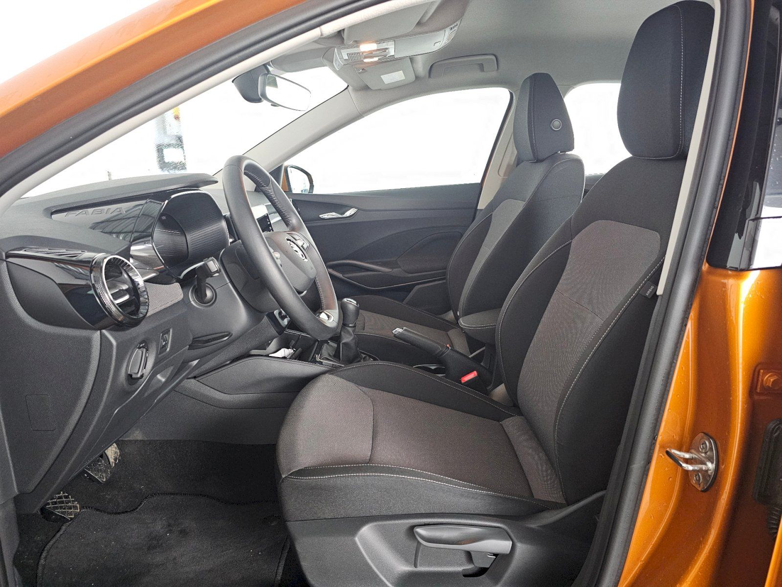Škoda Fabia, 1.0MPi 80k SELECTION TAŽNÉ - fotka 6