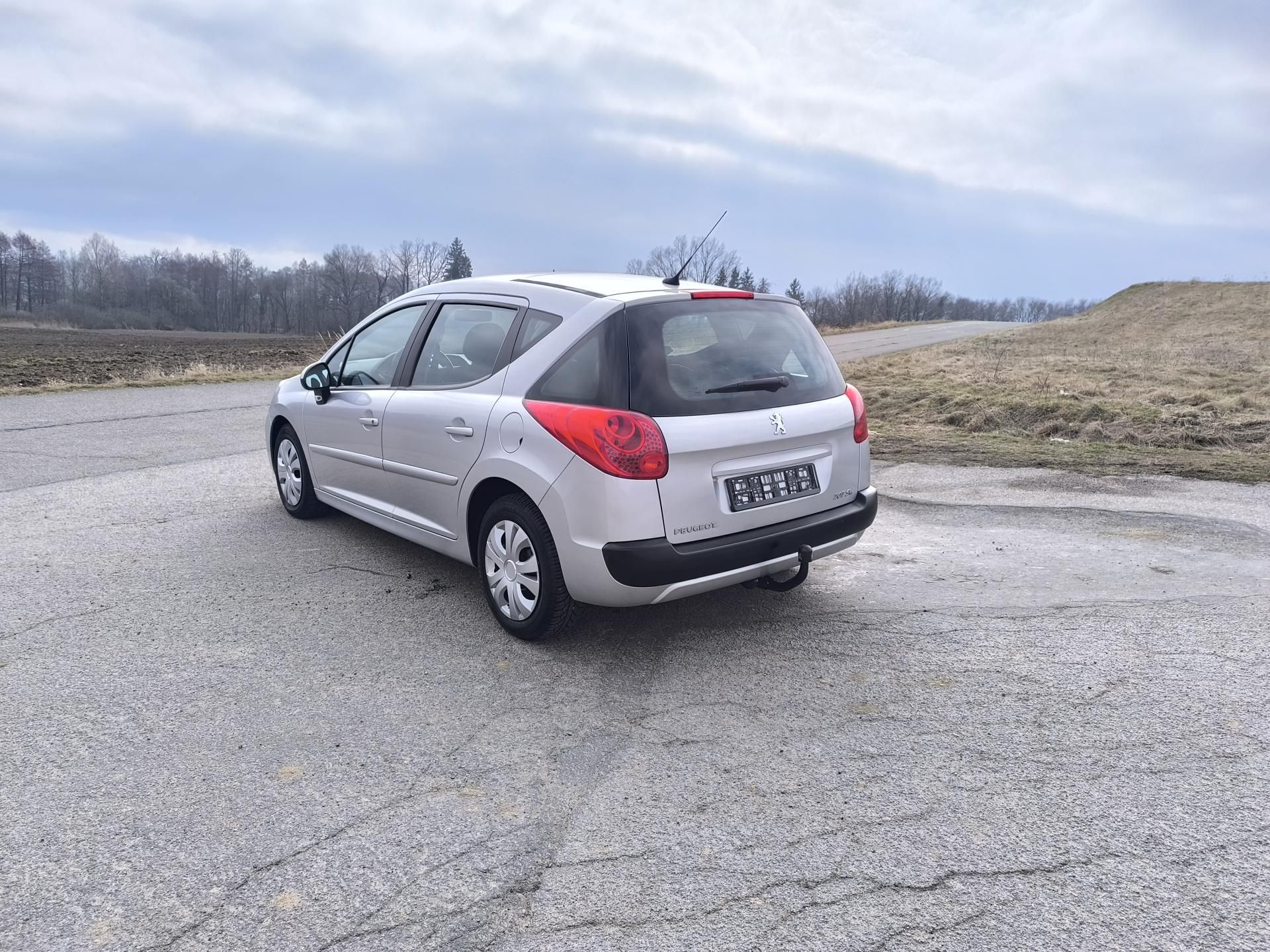Peugeot 207, 1.4  1.MAJITEL, DOLOŽENÉ KM - fotka 5