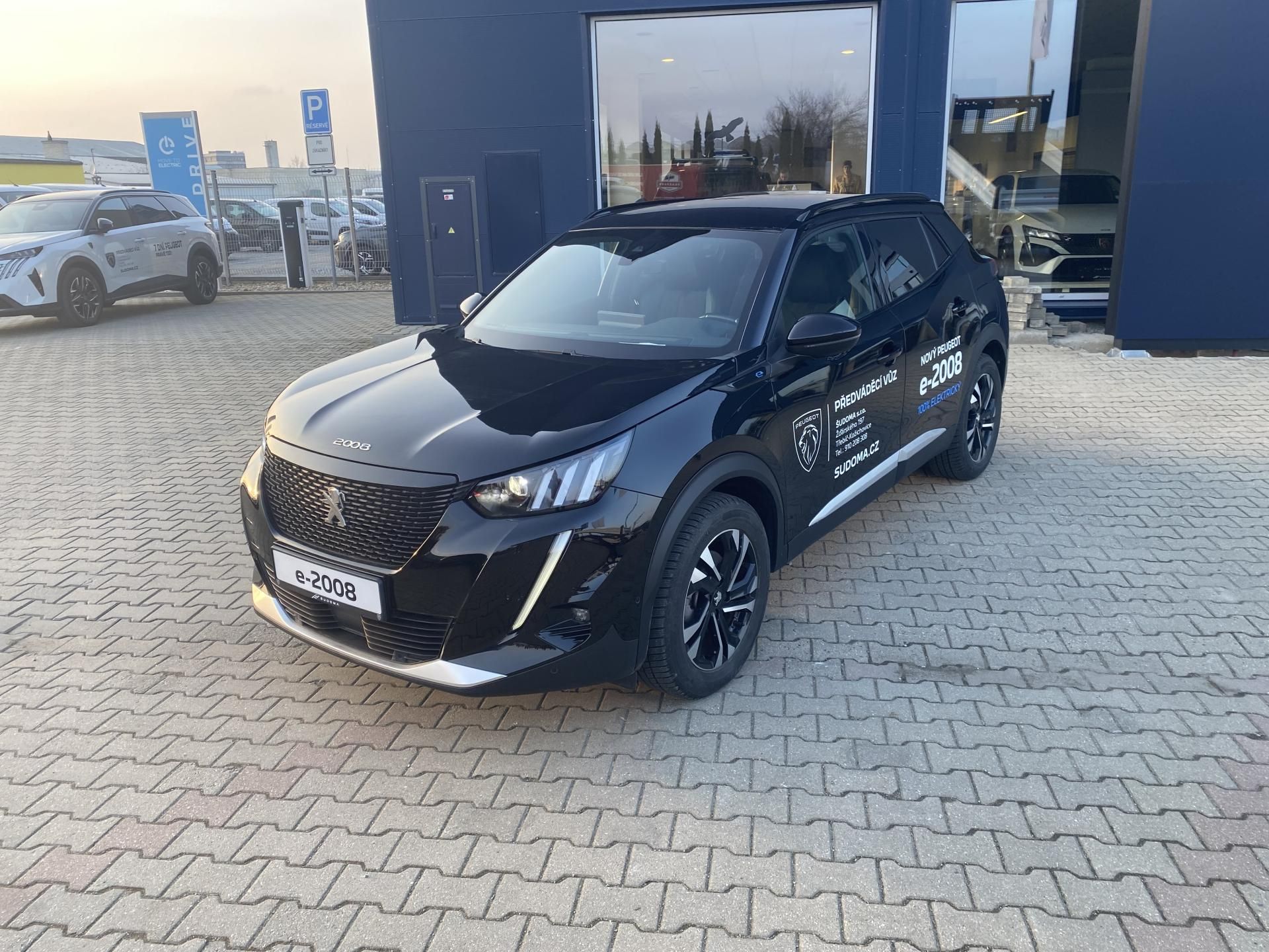 Peugeot 2008, e-GT Elektromotor 100kW/136k - fotka 3