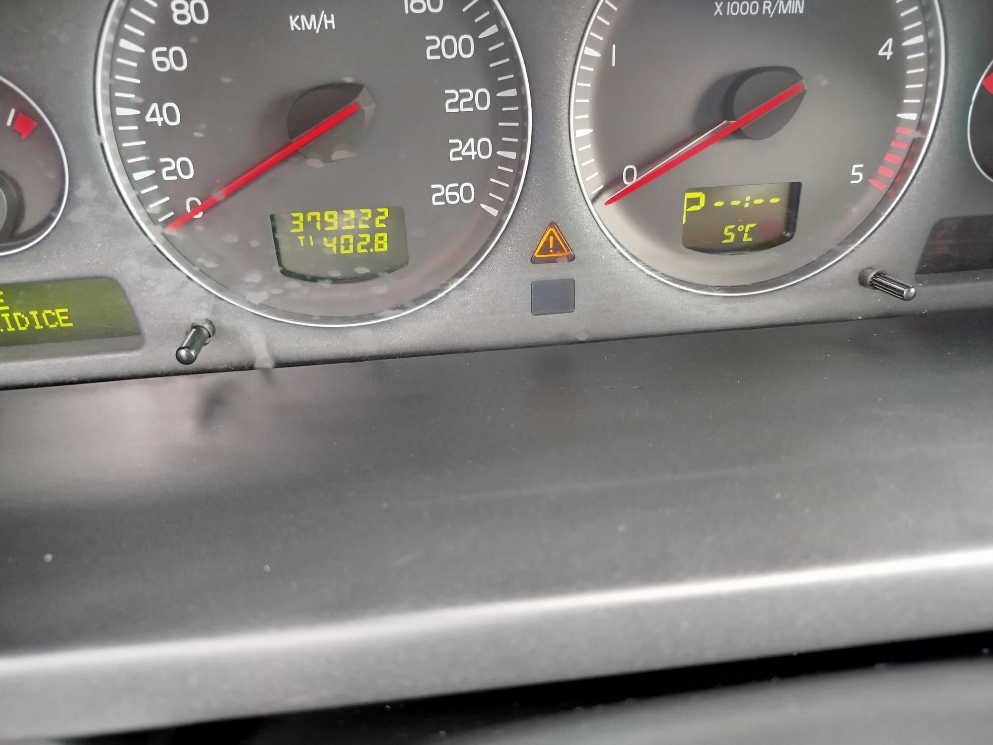 Volvo XC90, 2.4DS AWD 185 AT - fotka 3