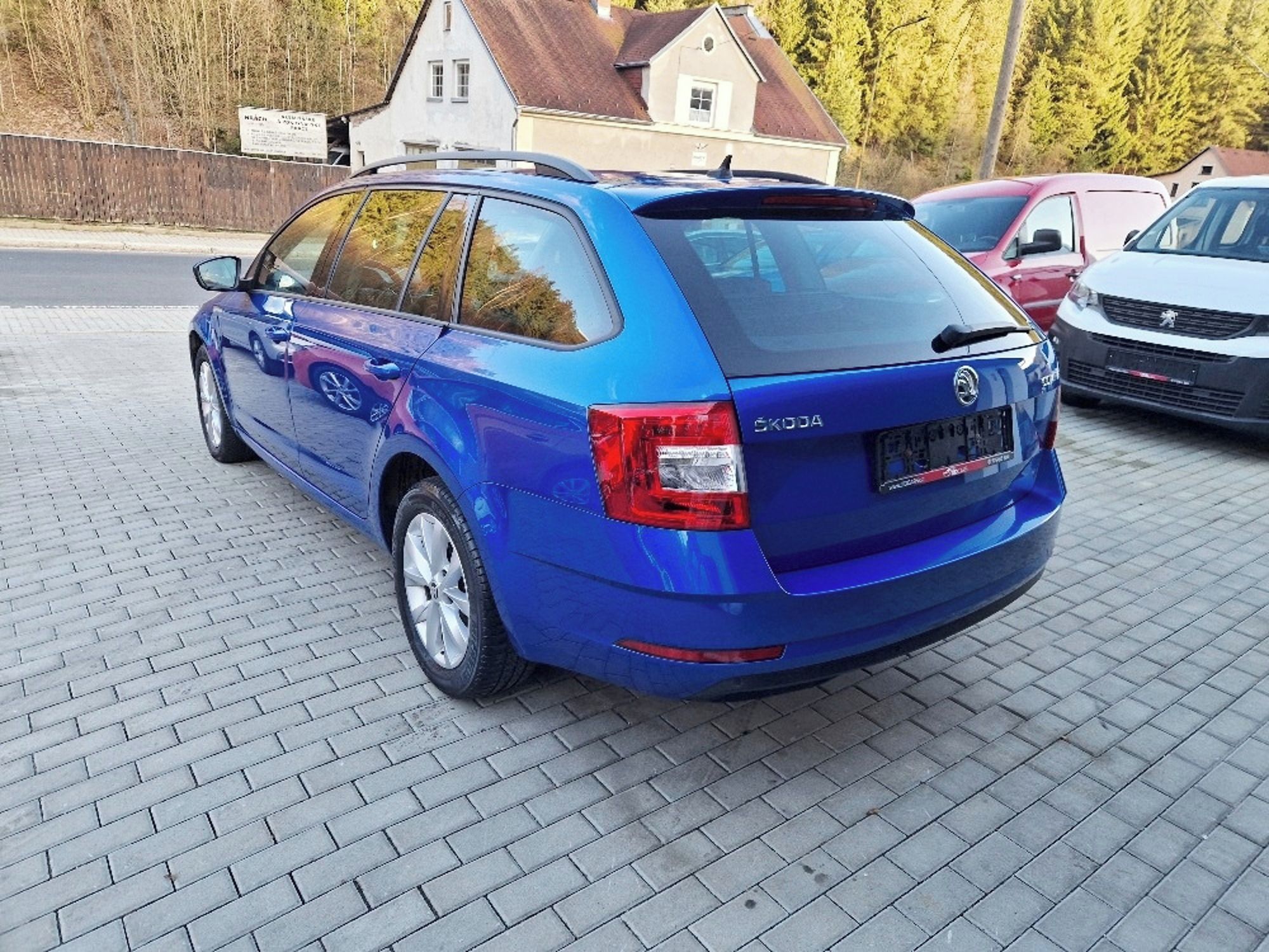 Škoda Octavia, 2.0 TDi (110 kW), plný servis - fotka 3