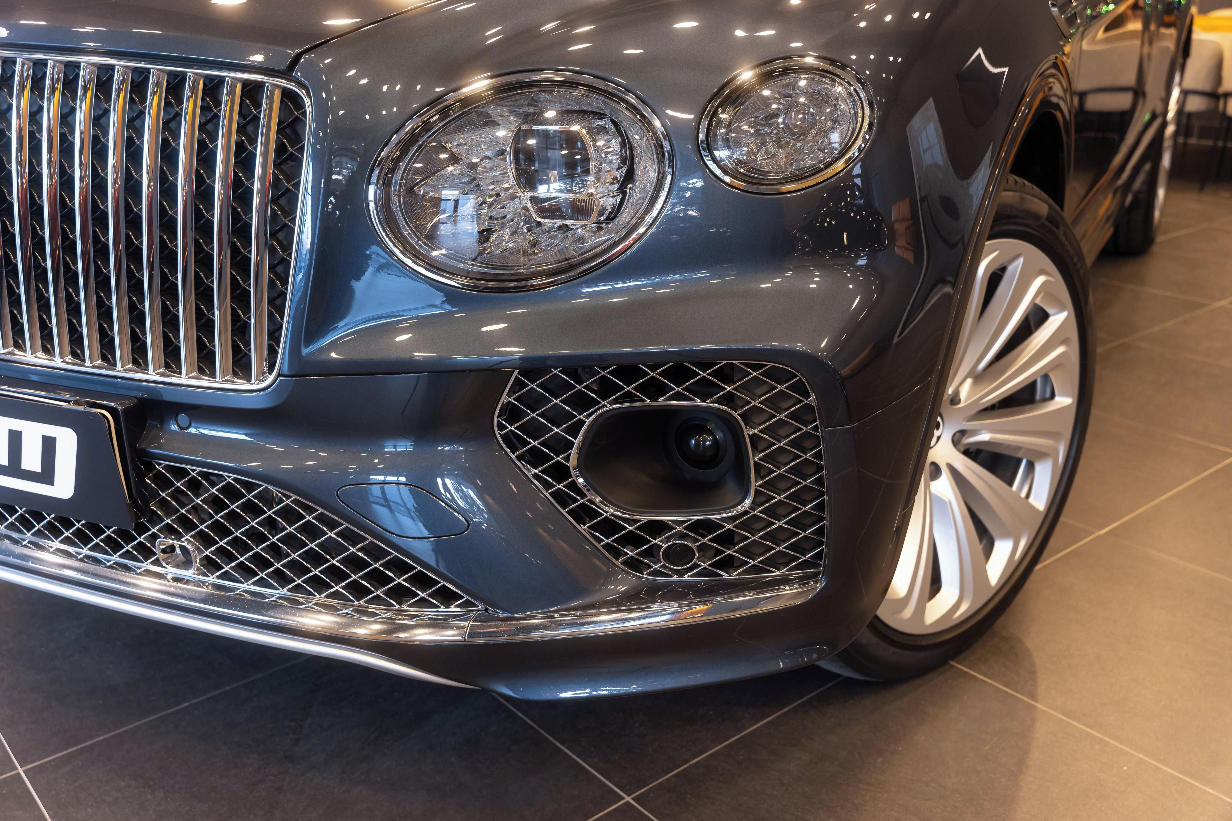 Bentley Bentayga, V8 AWD, PANO, TV, 360 CAM - fotka 3