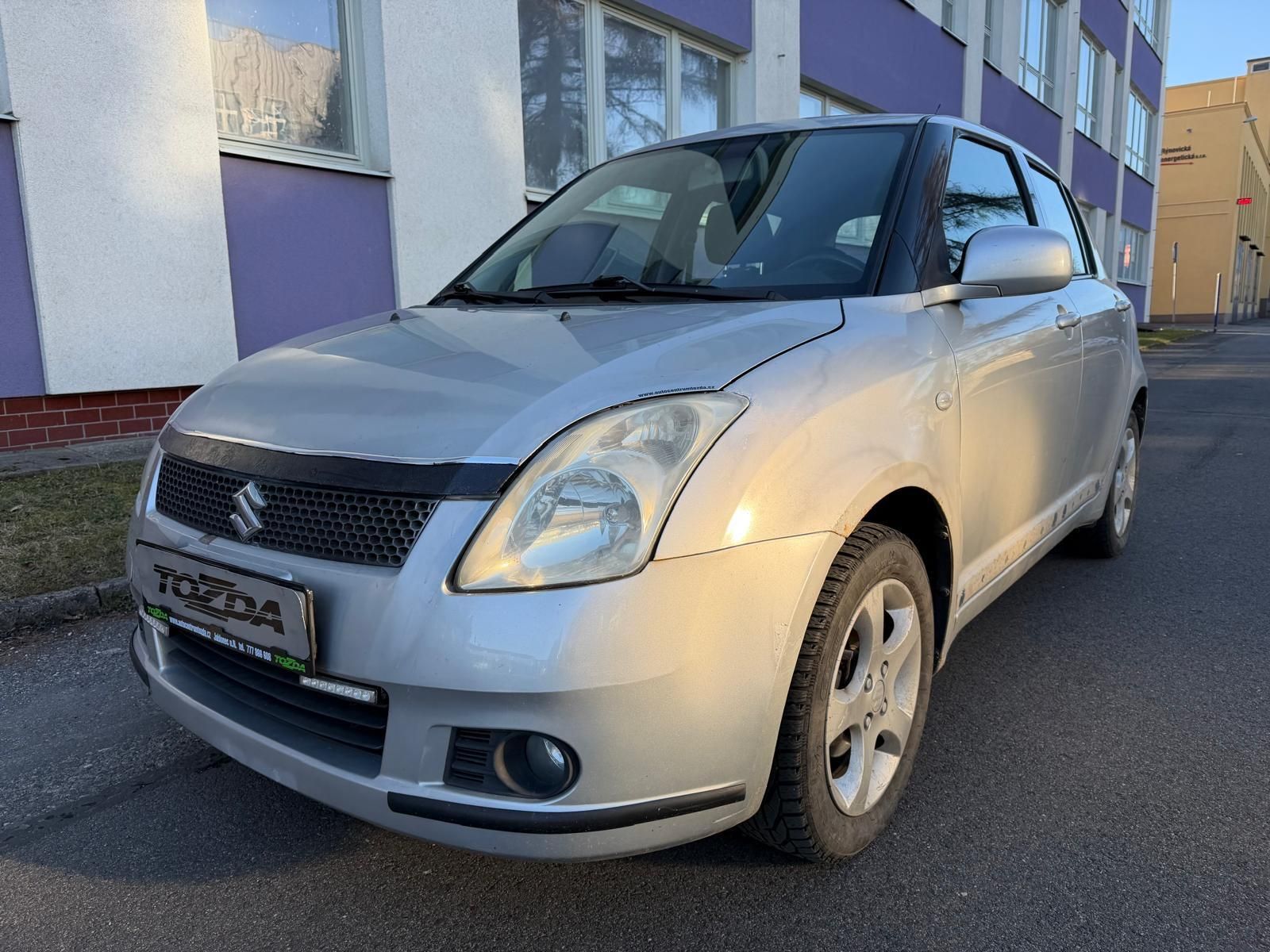 Suzuki Swift, 1,3 16V 4x4 / sada pneu /