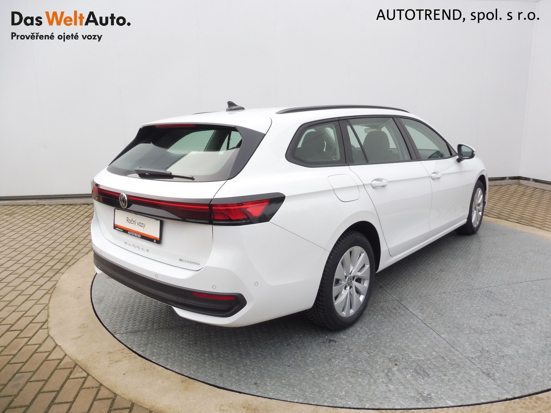 Volkswagen Passat Variant, 1,5 TSI 150kW eHybrid - fotka 2