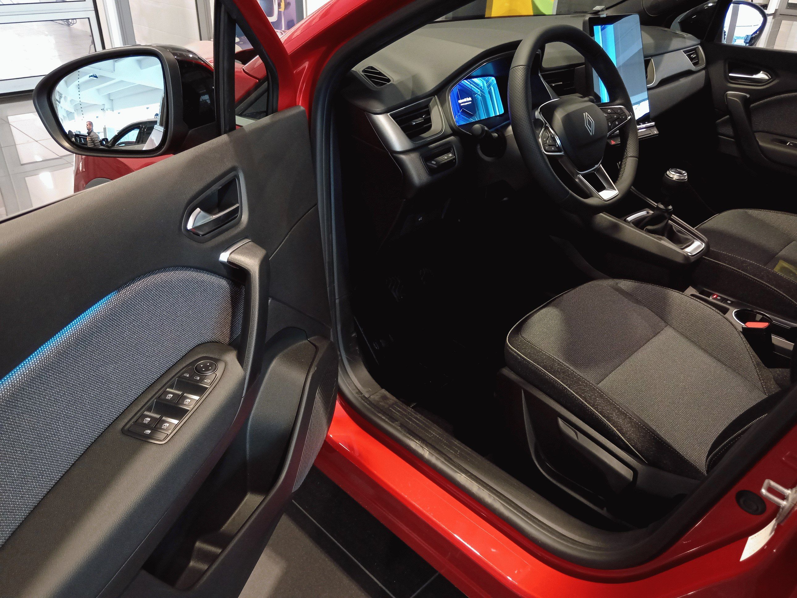Renault Symbioz, Techno mild hybrid 140 - fotka 4