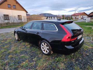 Volvo V90 D4 Momentum
