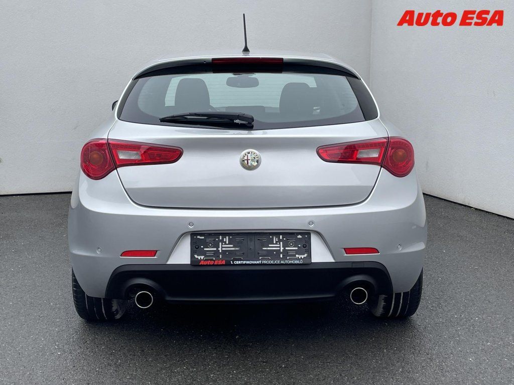 Alfa Romeo Giulietta, 2.0 JTD,Distinctive,xenon - fotka 5