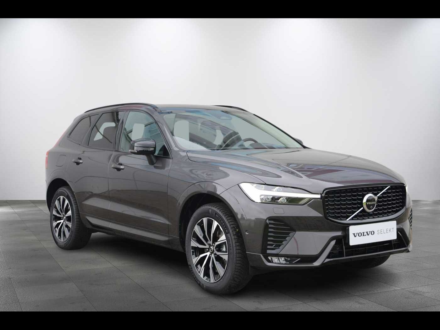 Volvo XC60, B5 AWD PLUS, LIGHT PAKET, ACC - fotka 2