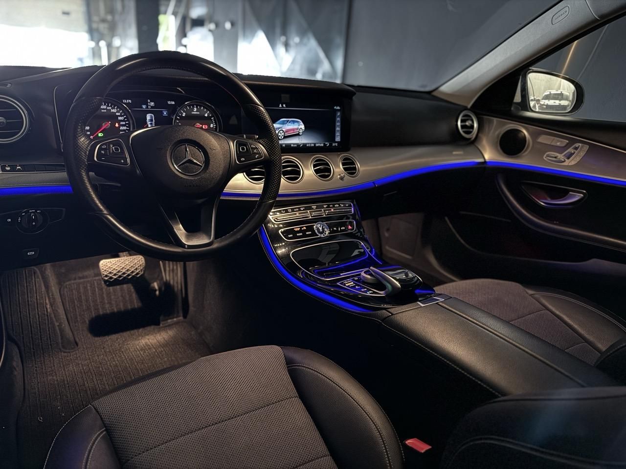 Mercedes-Benz Třídy E, 220D,143KW,TZ, adaptivní tempo - fotka 2