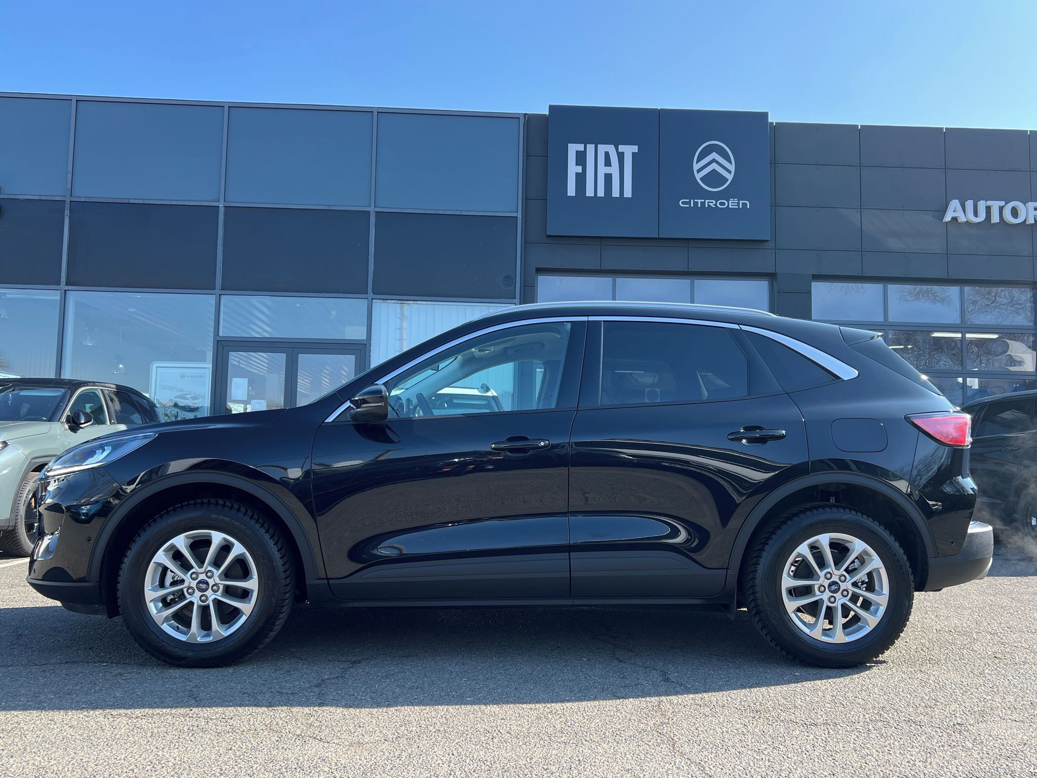 Ford Kuga, 2.5 PHEV 152k TITANIUM ZÁRUKA - fotka 4