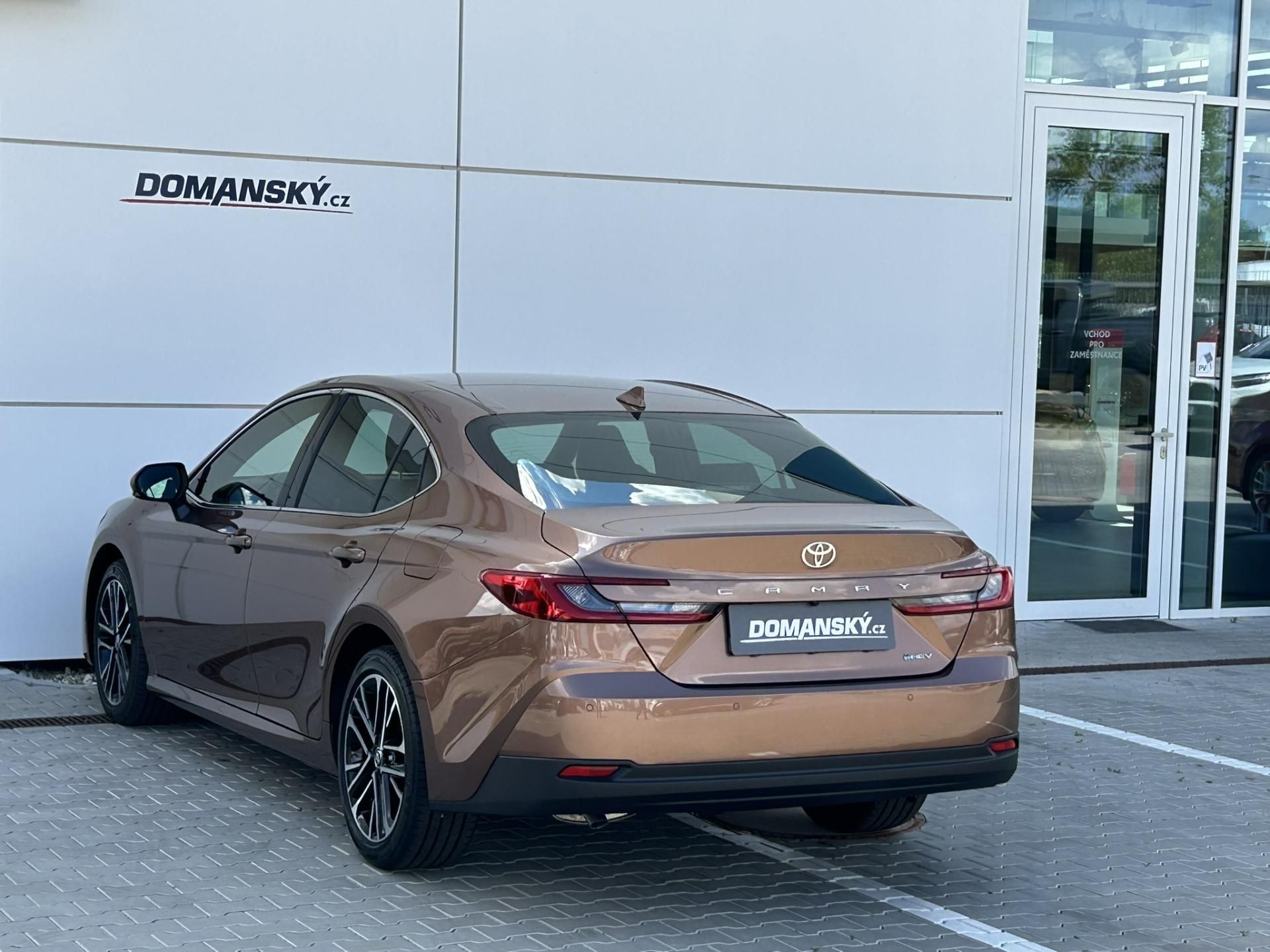 Toyota Camry, PRESTIGE 2.5 HEV AT - fotka 3